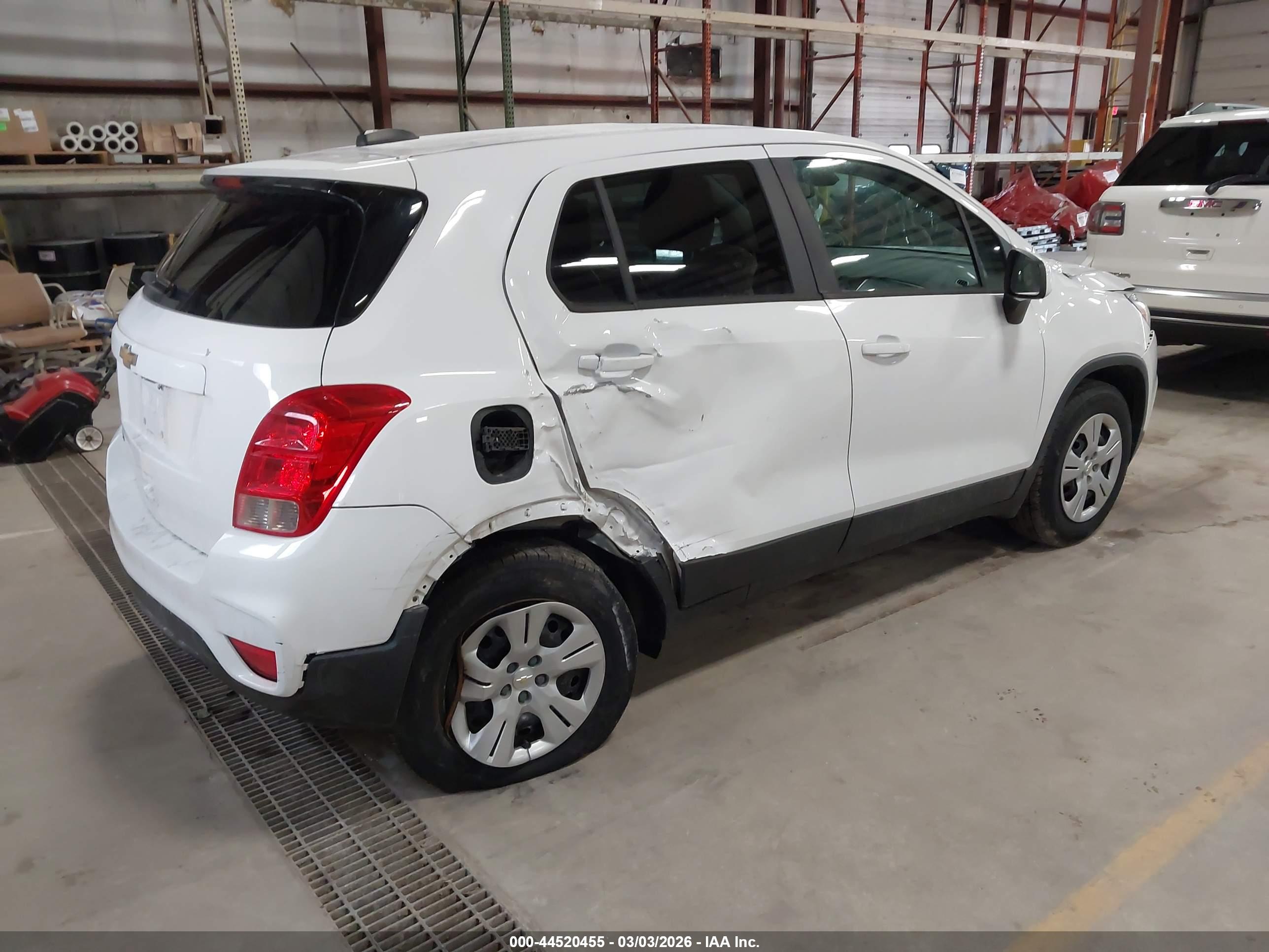 CHEVROLET TRAX image 4