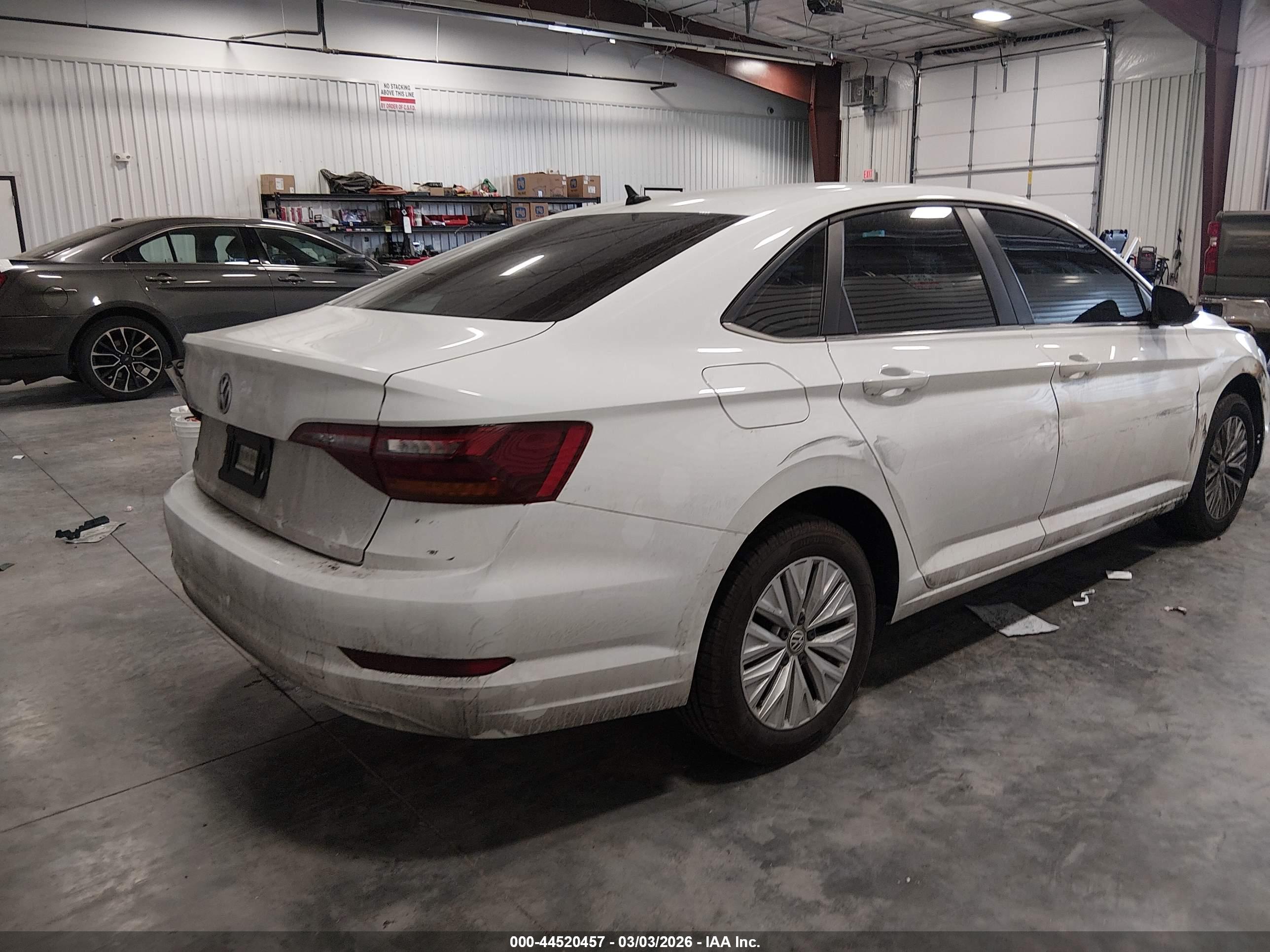 VOLKSWAGEN JETTA image 4