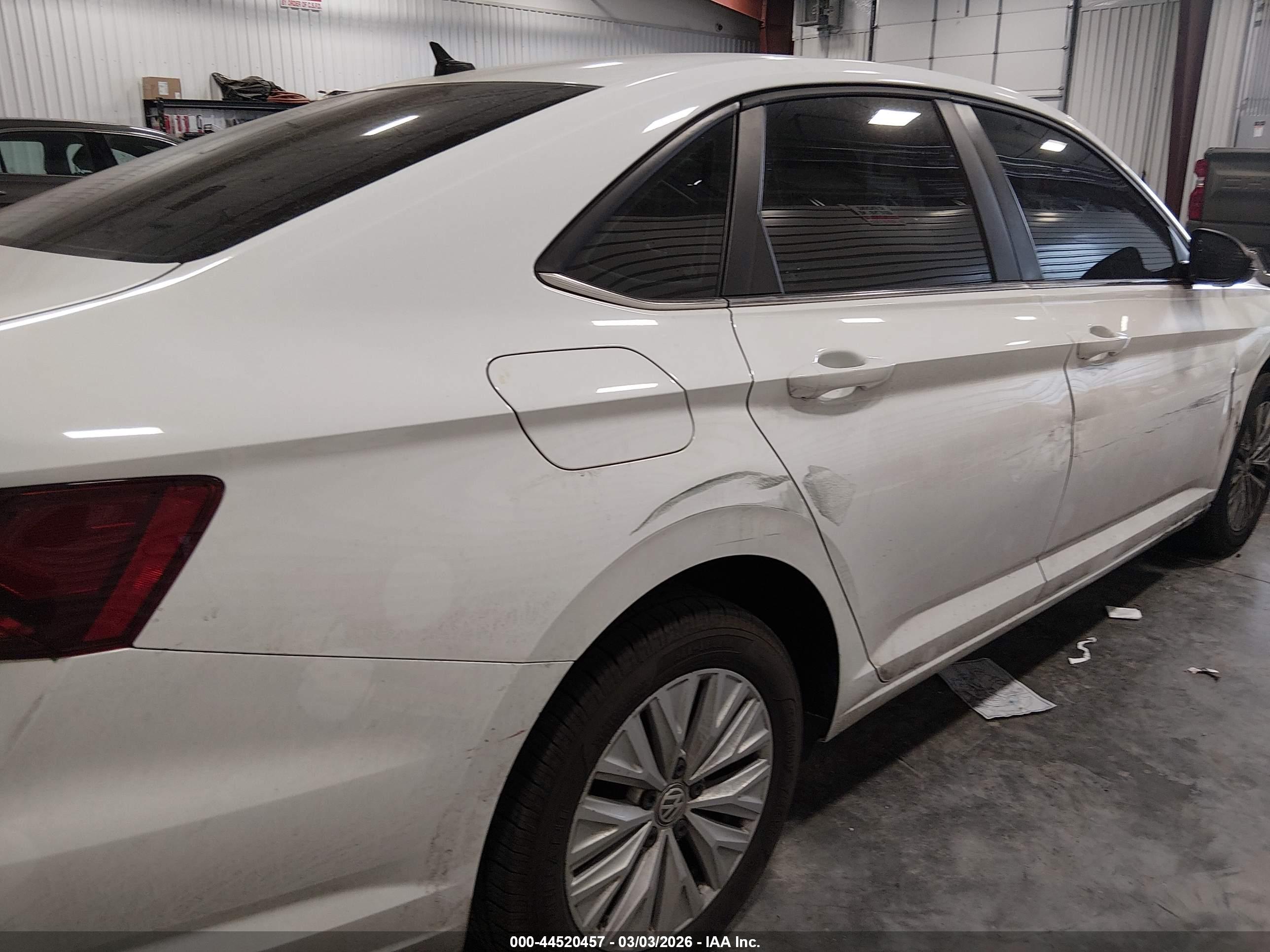 VOLKSWAGEN JETTA image 6
