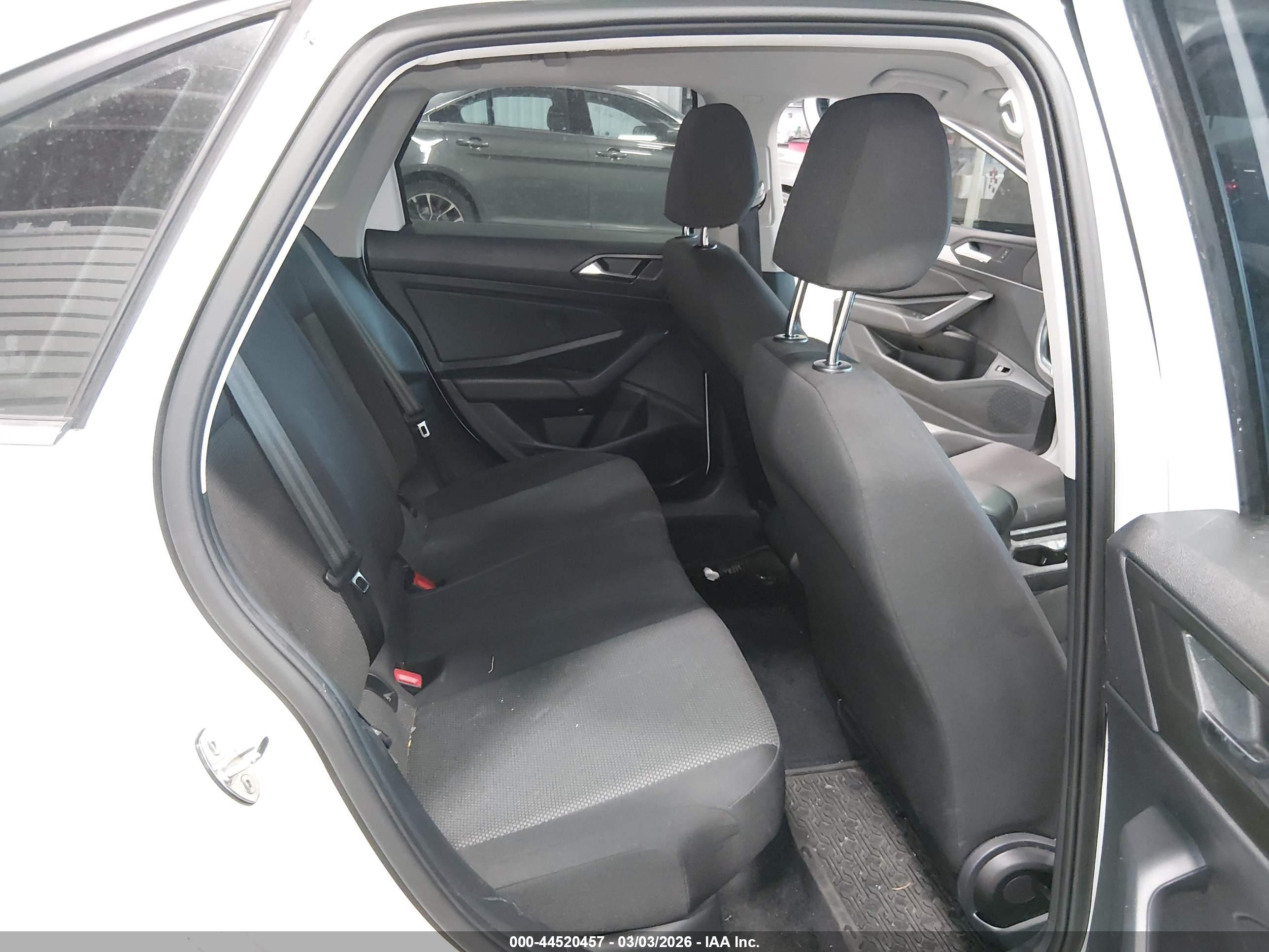VOLKSWAGEN JETTA image 8