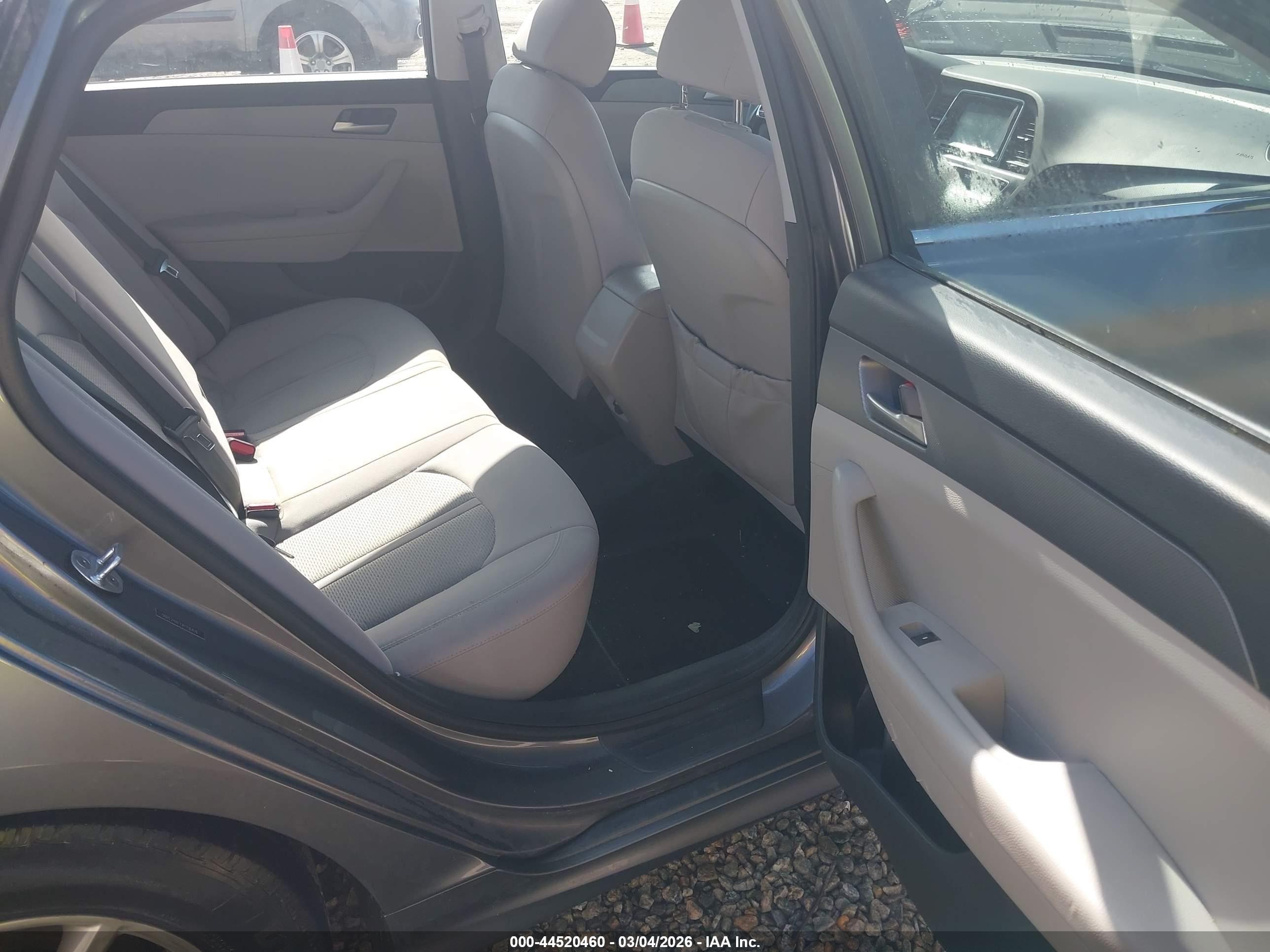 HYUNDAI SONATA image 8
