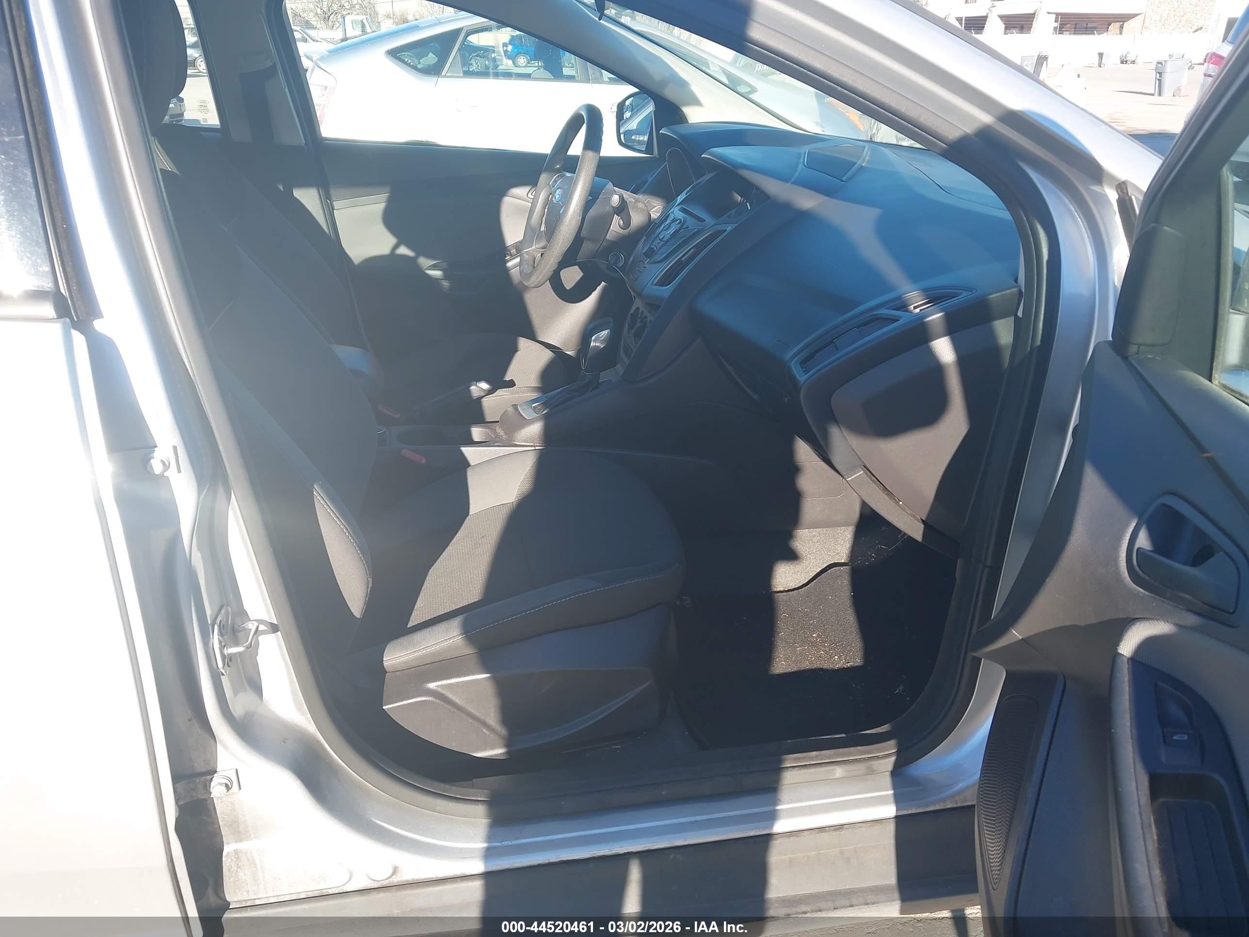FORD FOCUS image 5