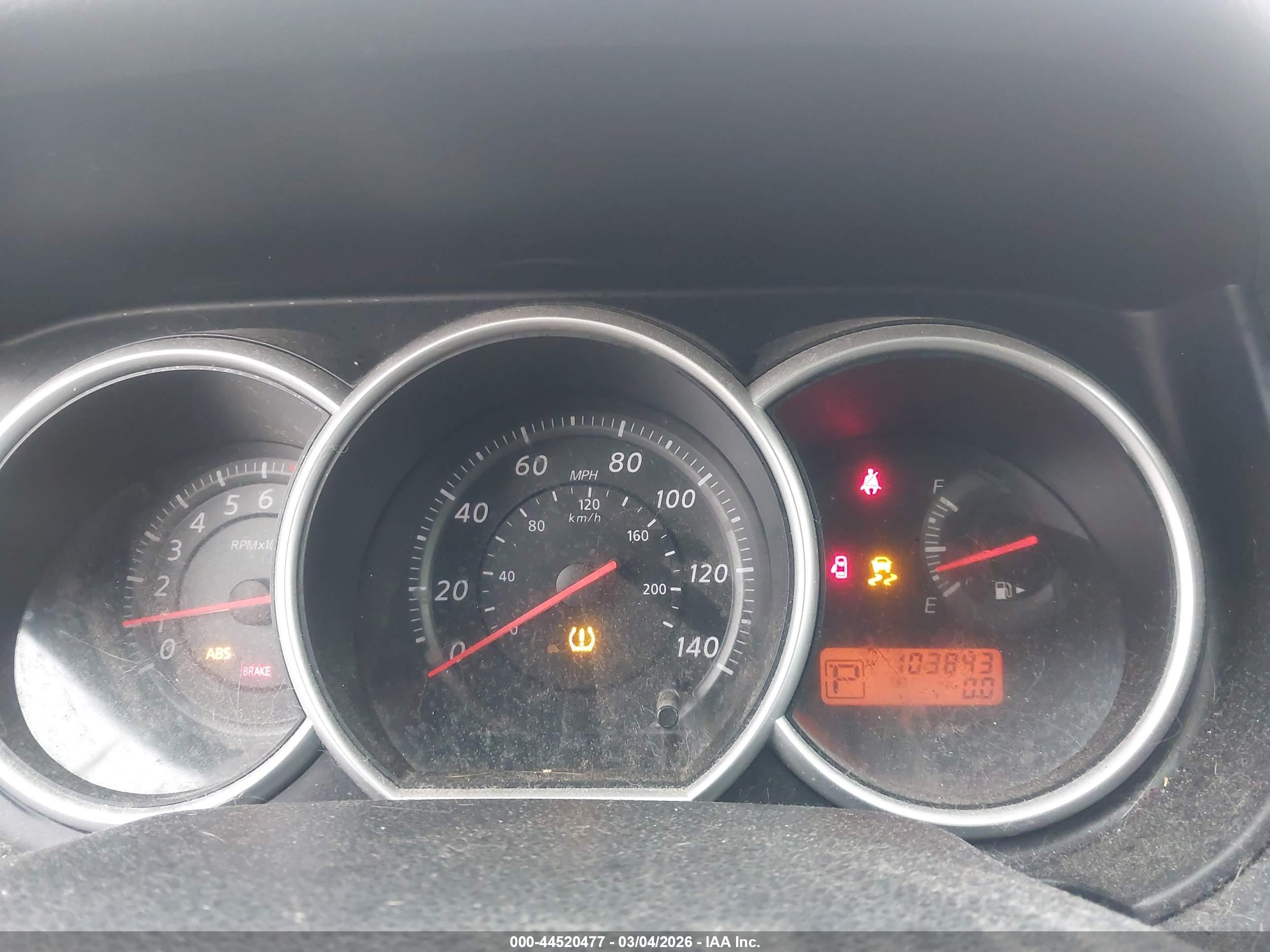 NISSAN VERSA image 7
