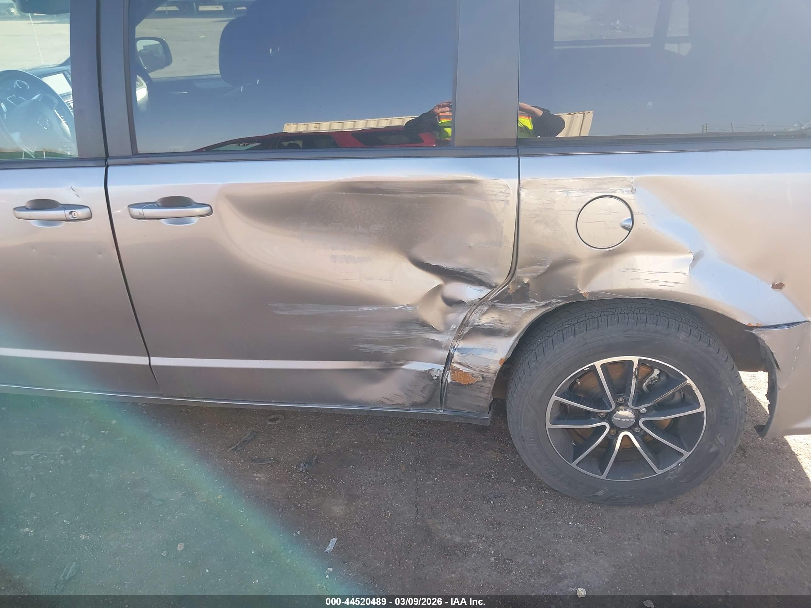 DODGE GRAND image 6