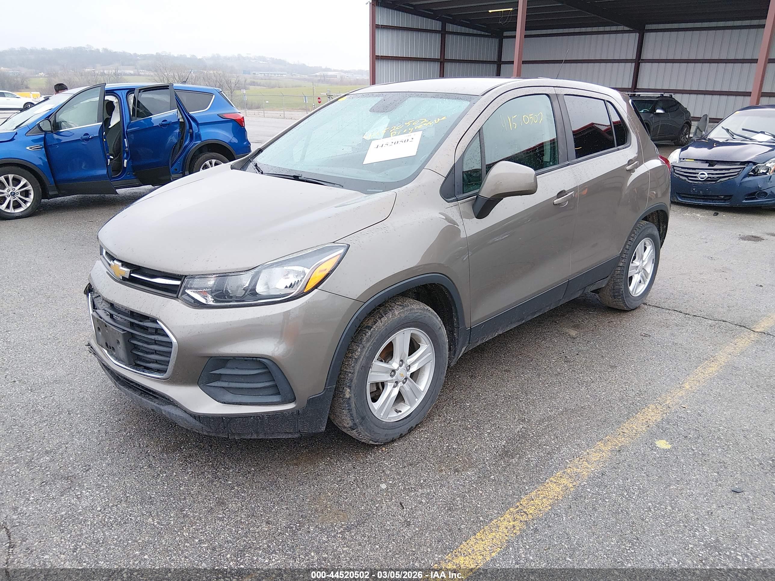 CHEVROLET TRAX image 2