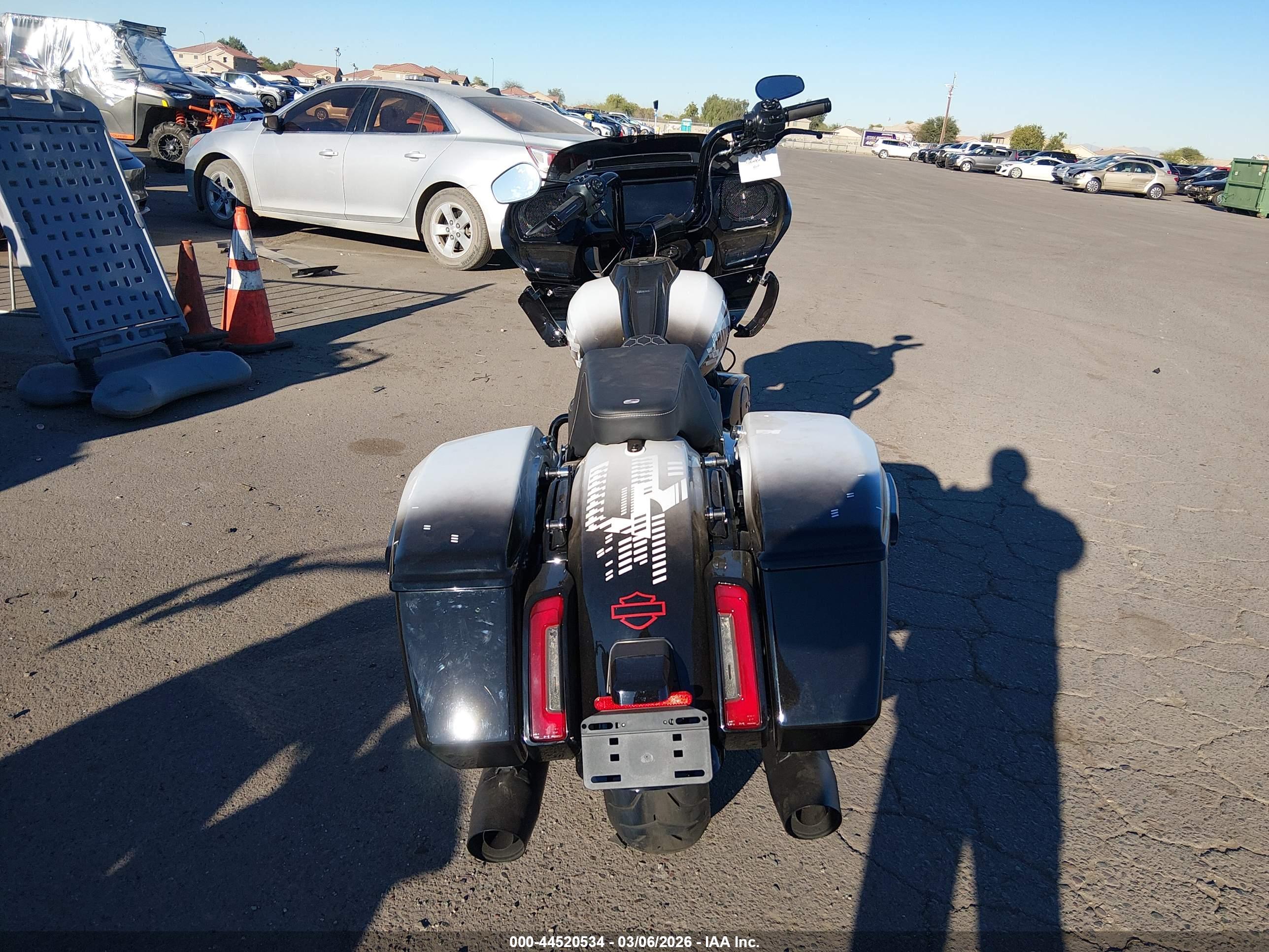 HARLEY-DAVIDSON FLTRX image 6