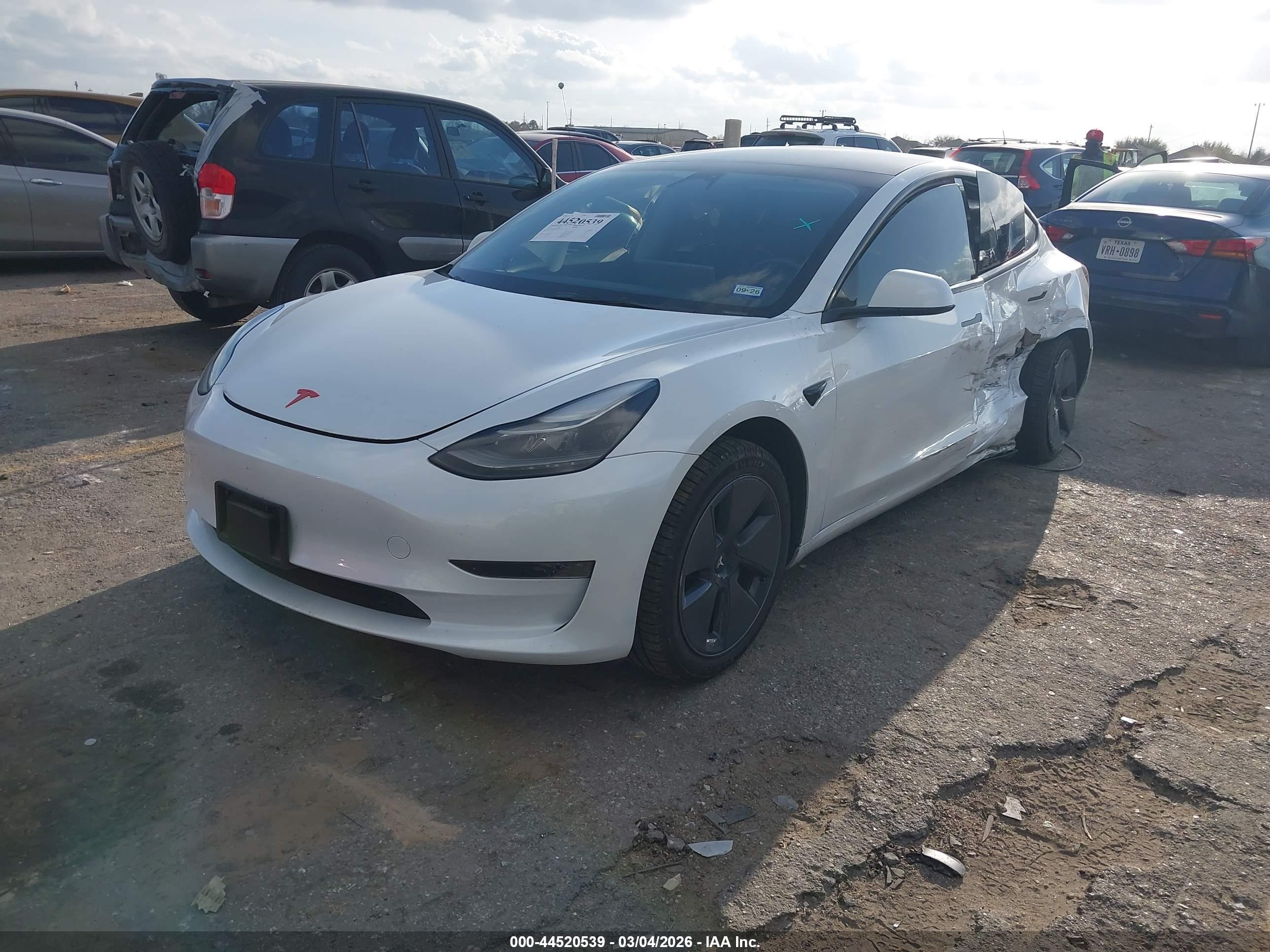 TESLA MODEL image 2