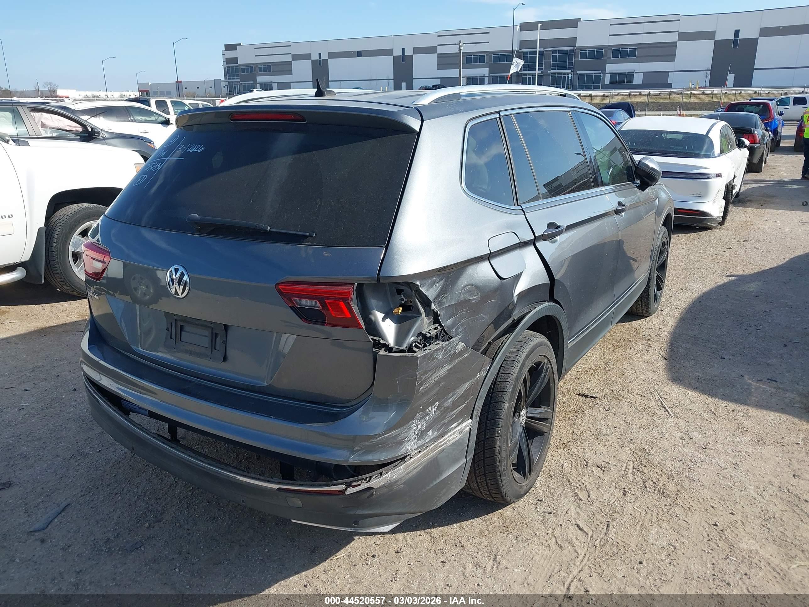VOLKSWAGEN TIGUAN image 4