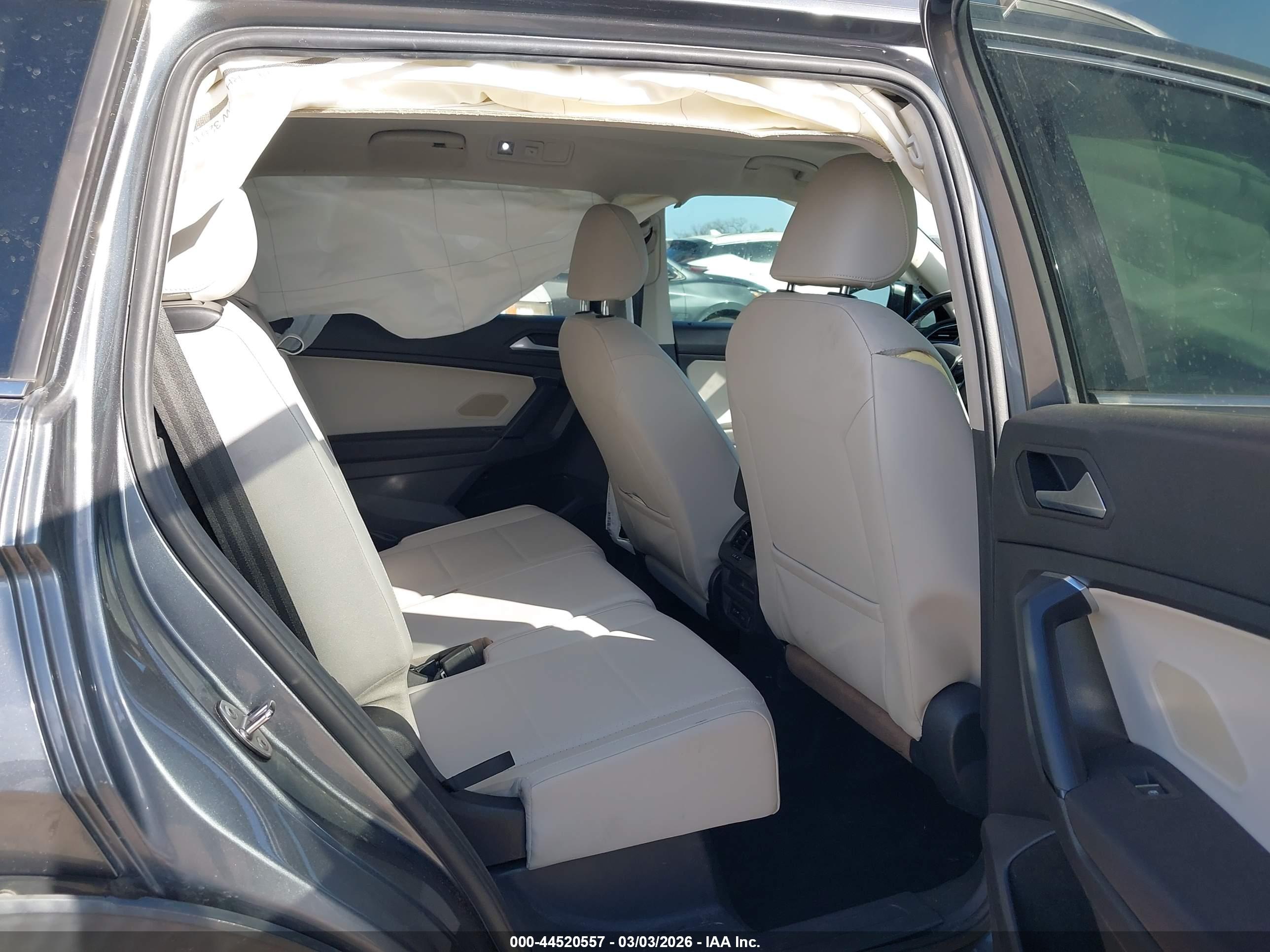 VOLKSWAGEN TIGUAN image 8