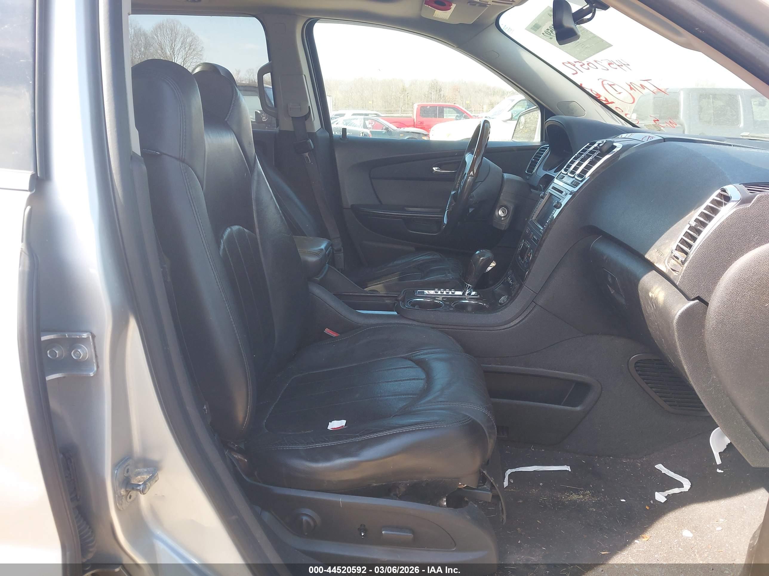 GMC ACADIA image 5