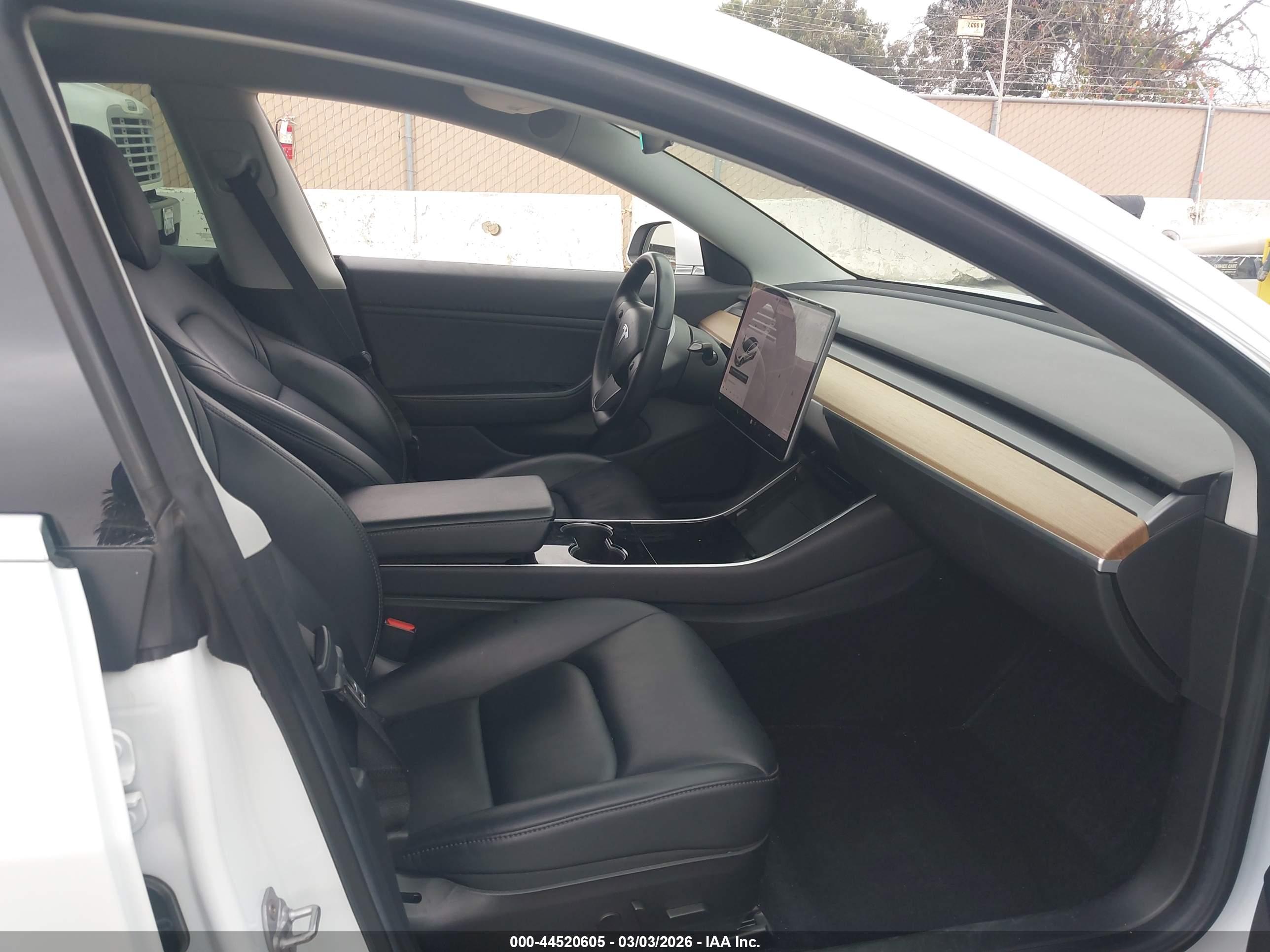 TESLA MODEL image 5