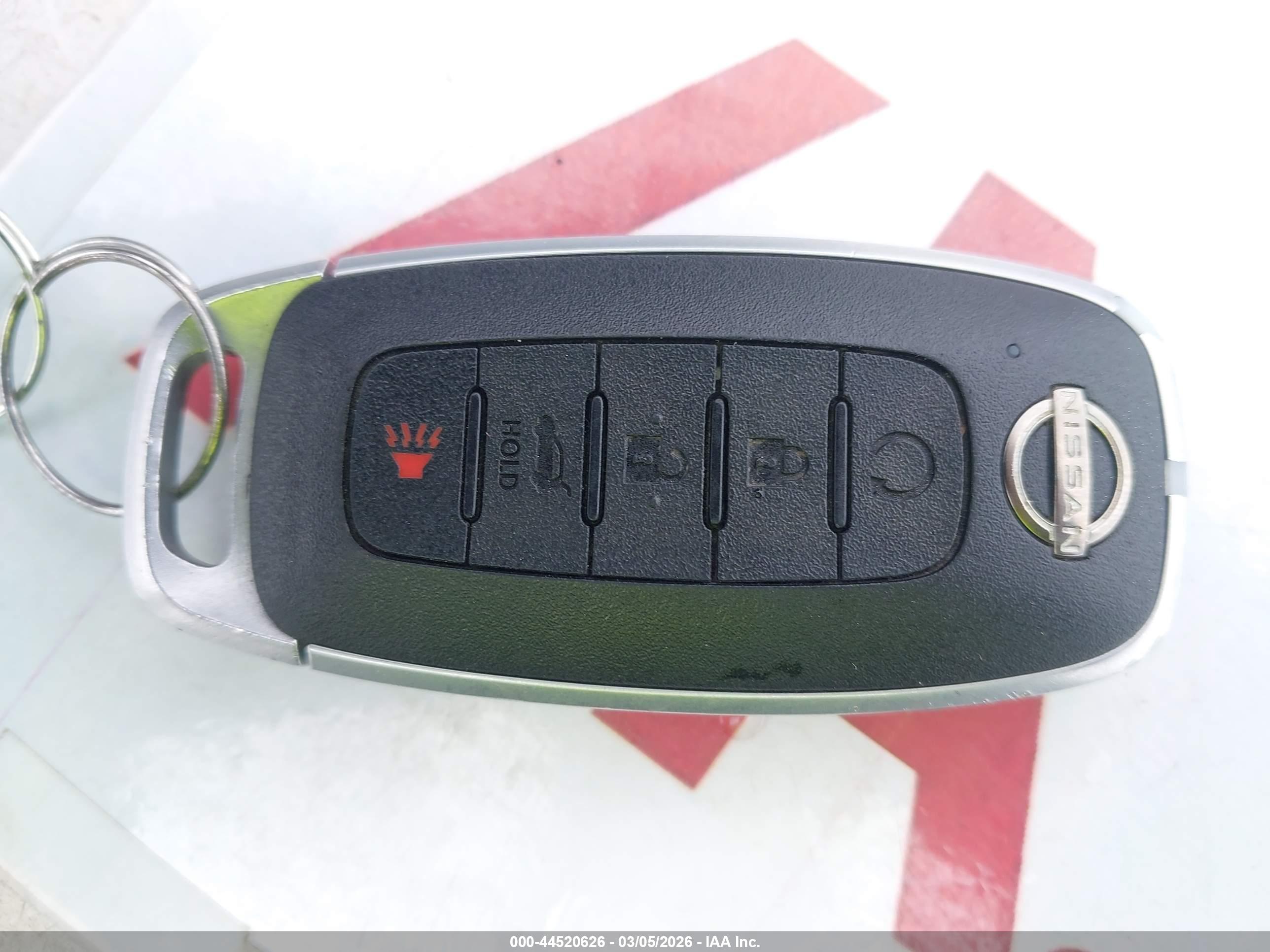 NISSAN ROGUE image 11
