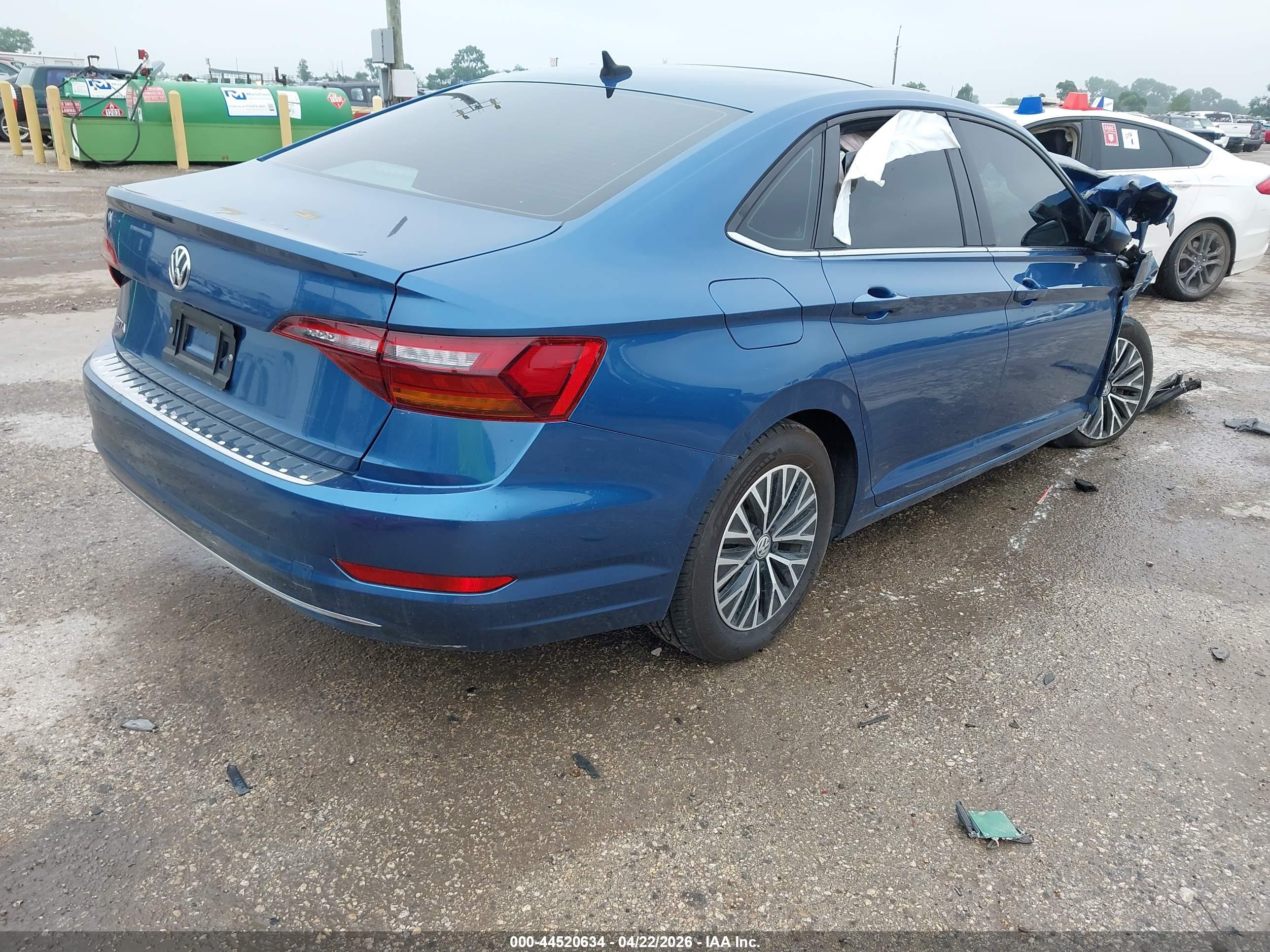 VOLKSWAGEN JETTA image 4