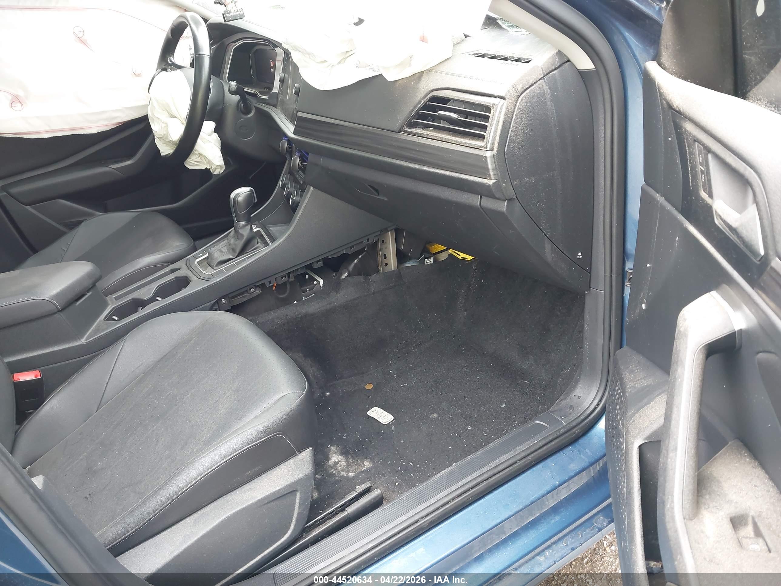 VOLKSWAGEN JETTA image 5