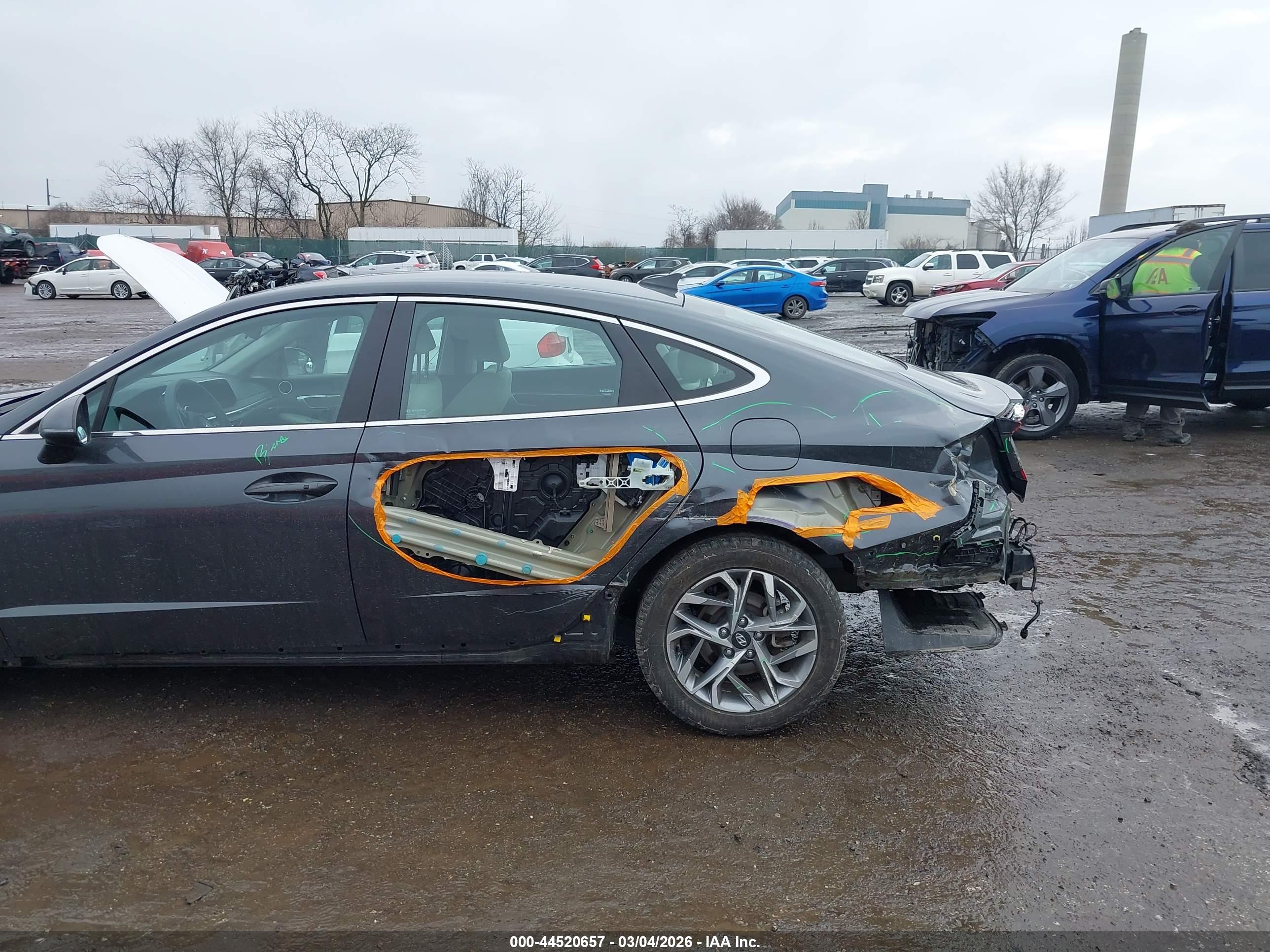 HYUNDAI SONATA image 6
