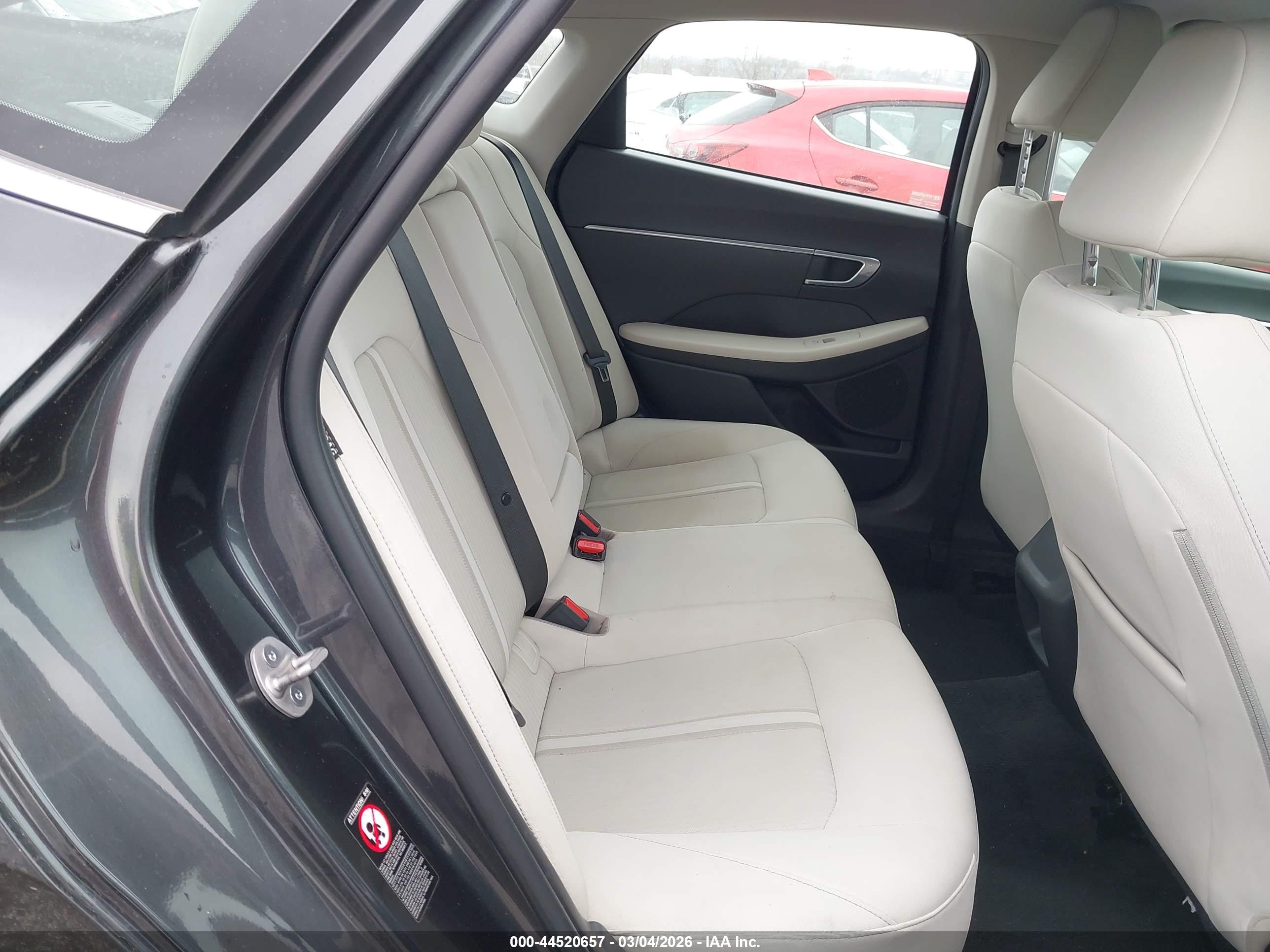 HYUNDAI SONATA image 8