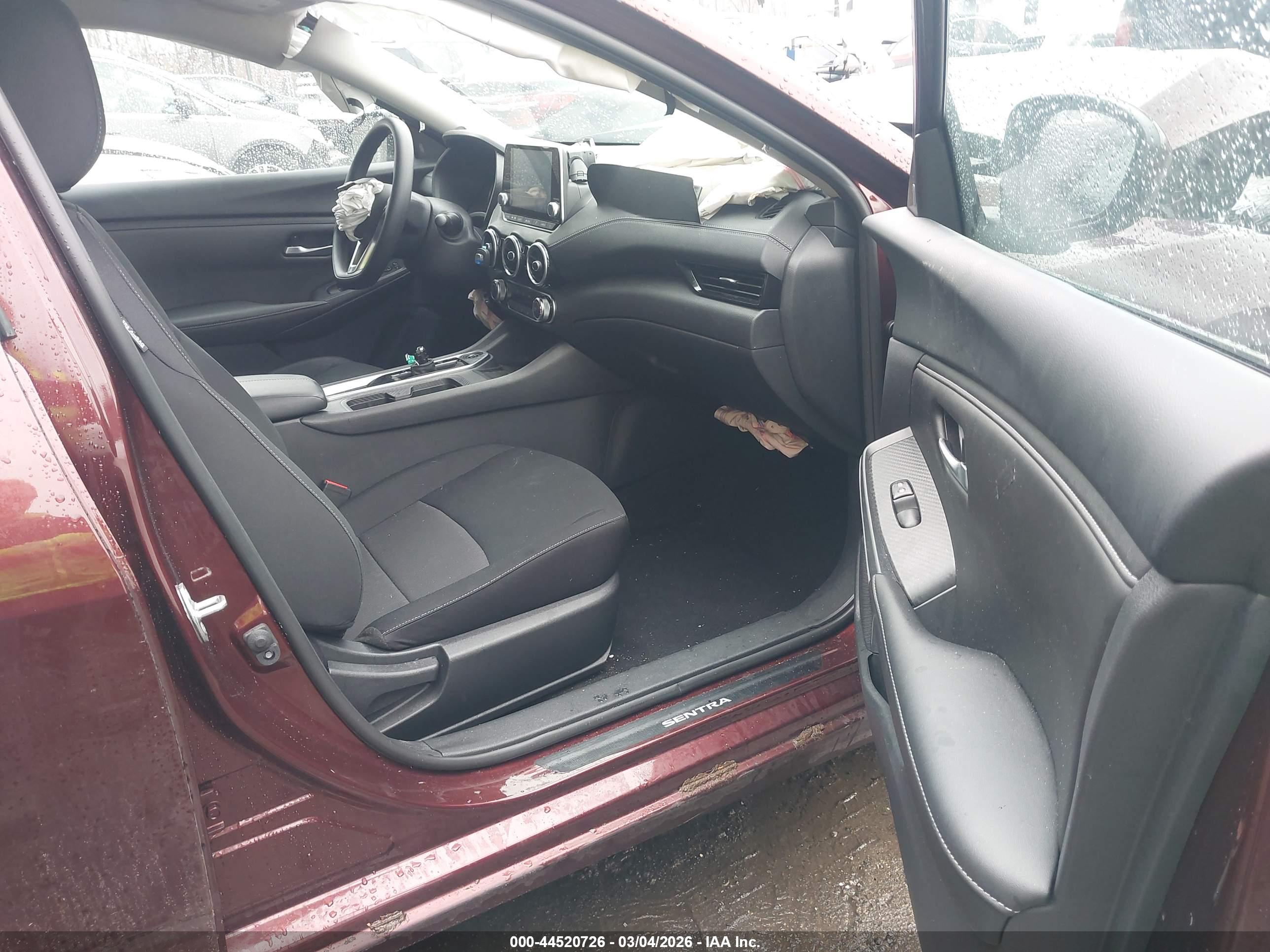 NISSAN SENTRA image 5