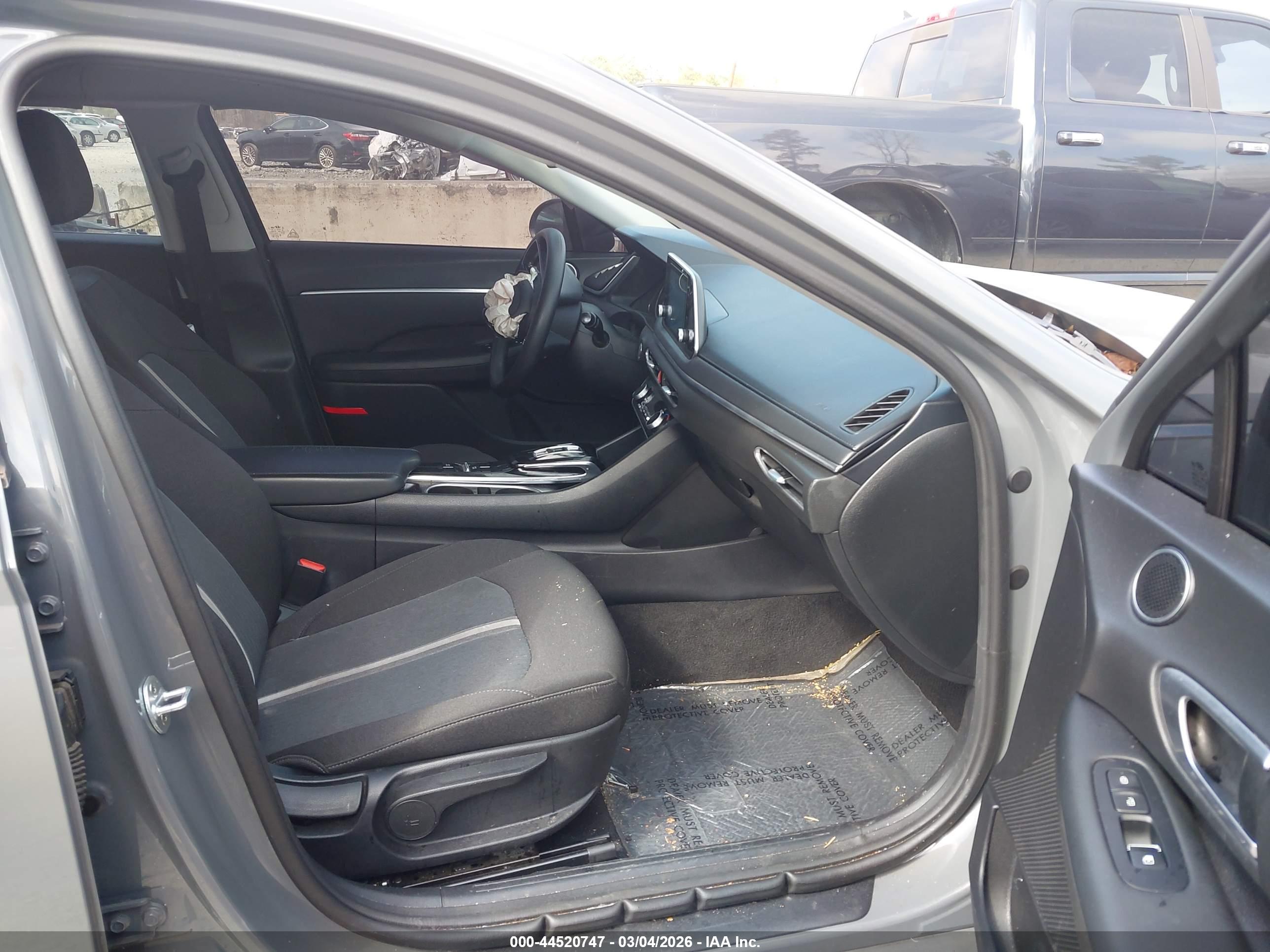 HYUNDAI SONATA image 5