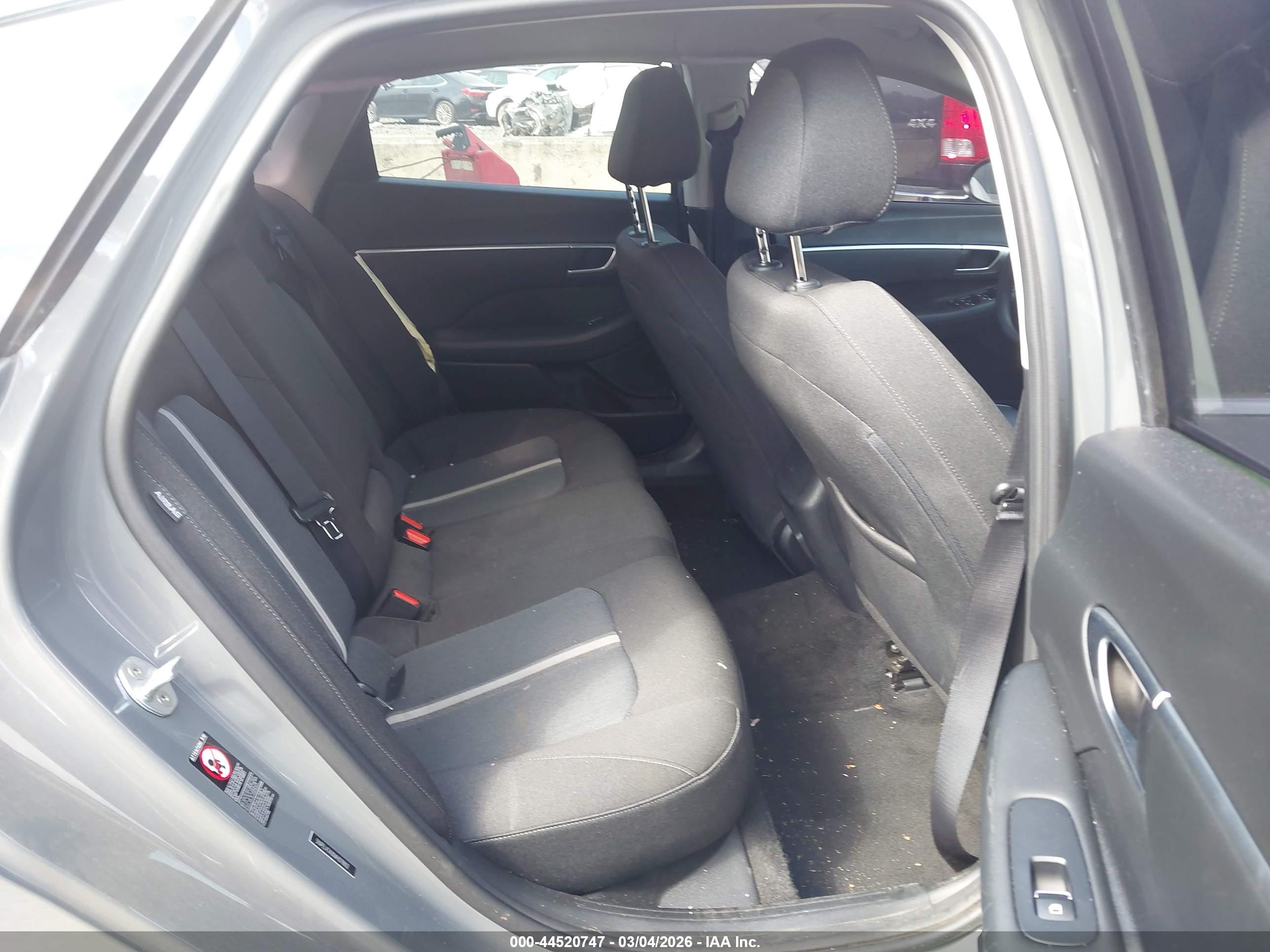 HYUNDAI SONATA image 8