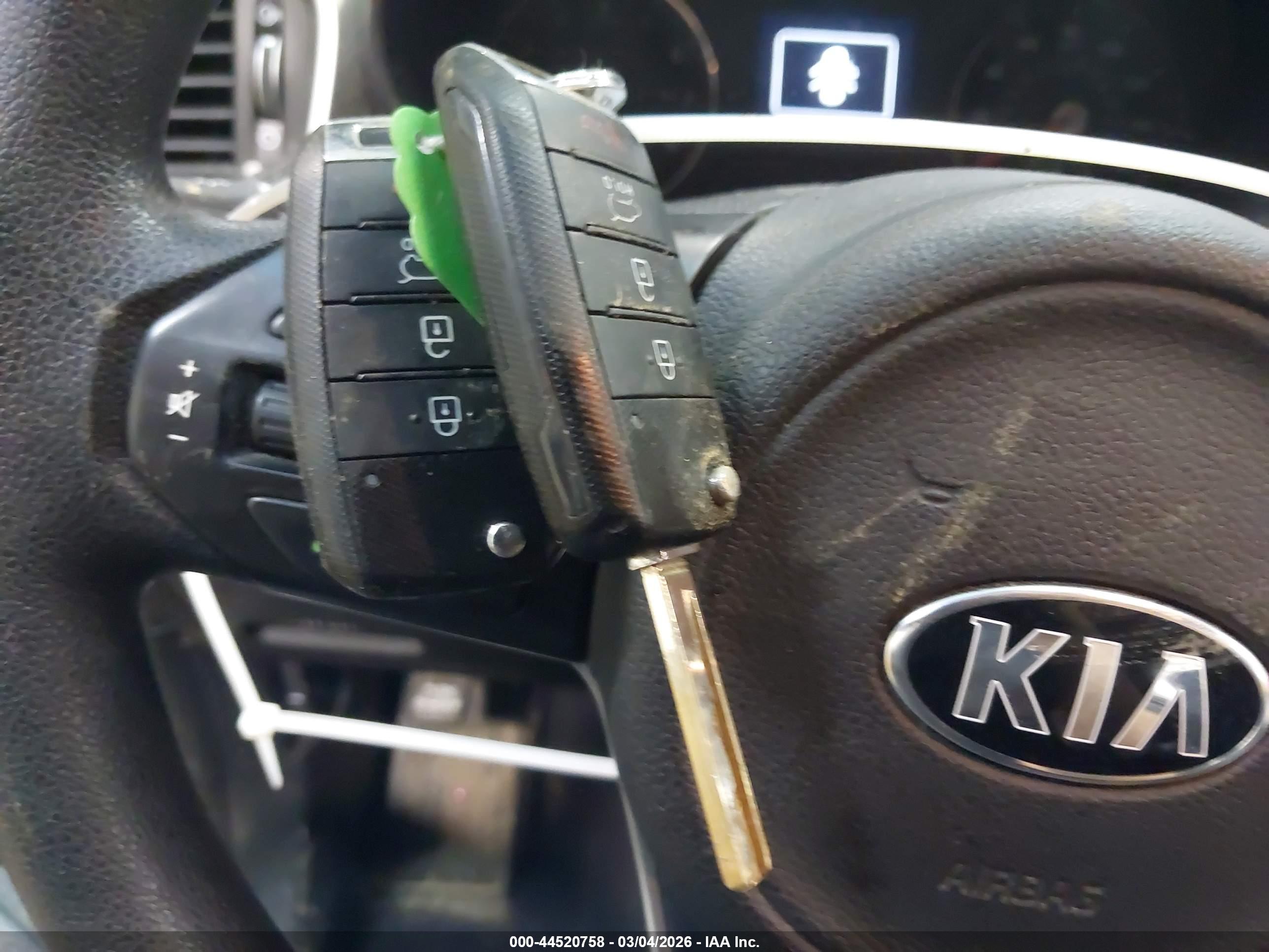 KIA SORENTO image 11