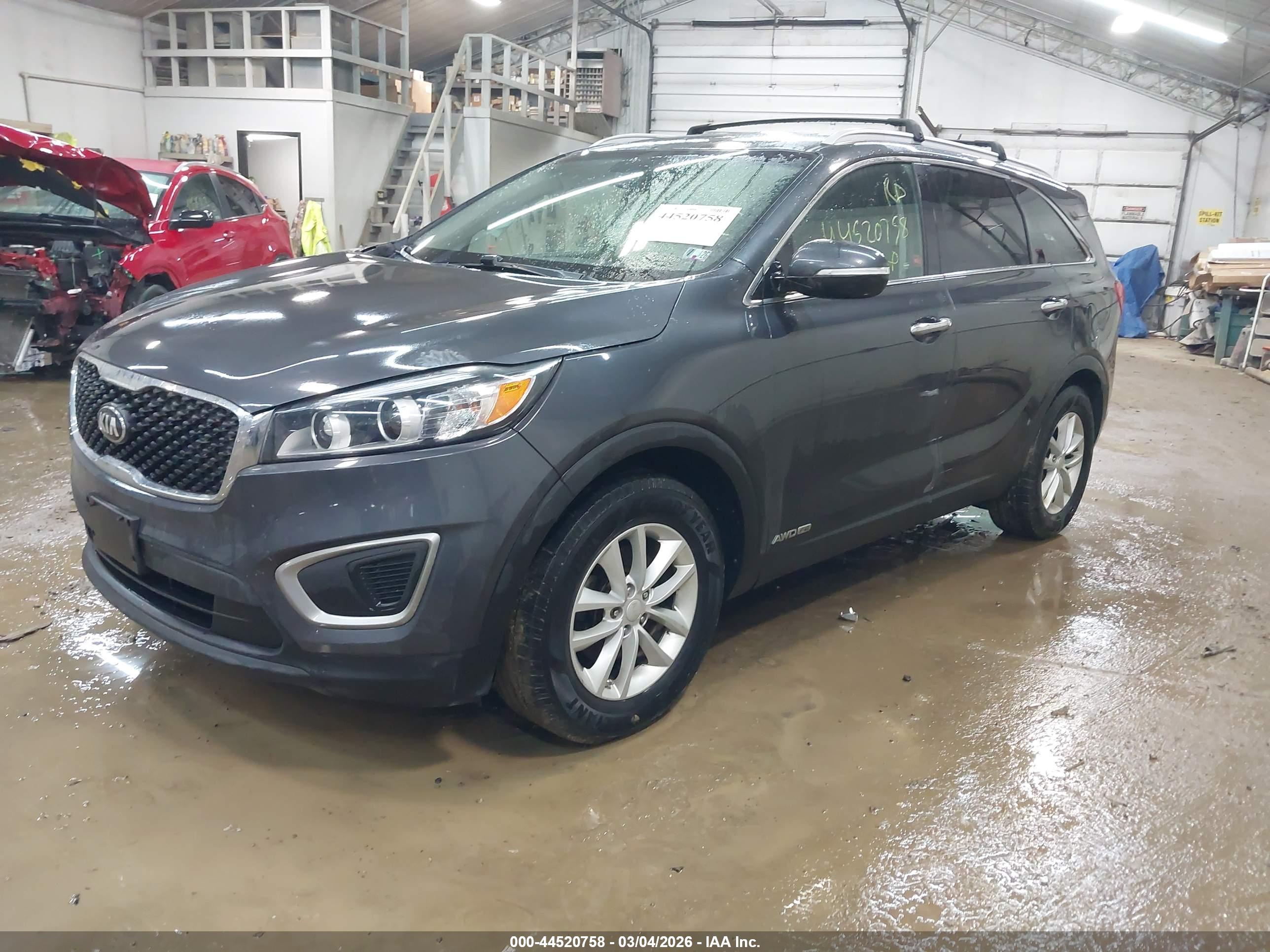 KIA SORENTO image 2