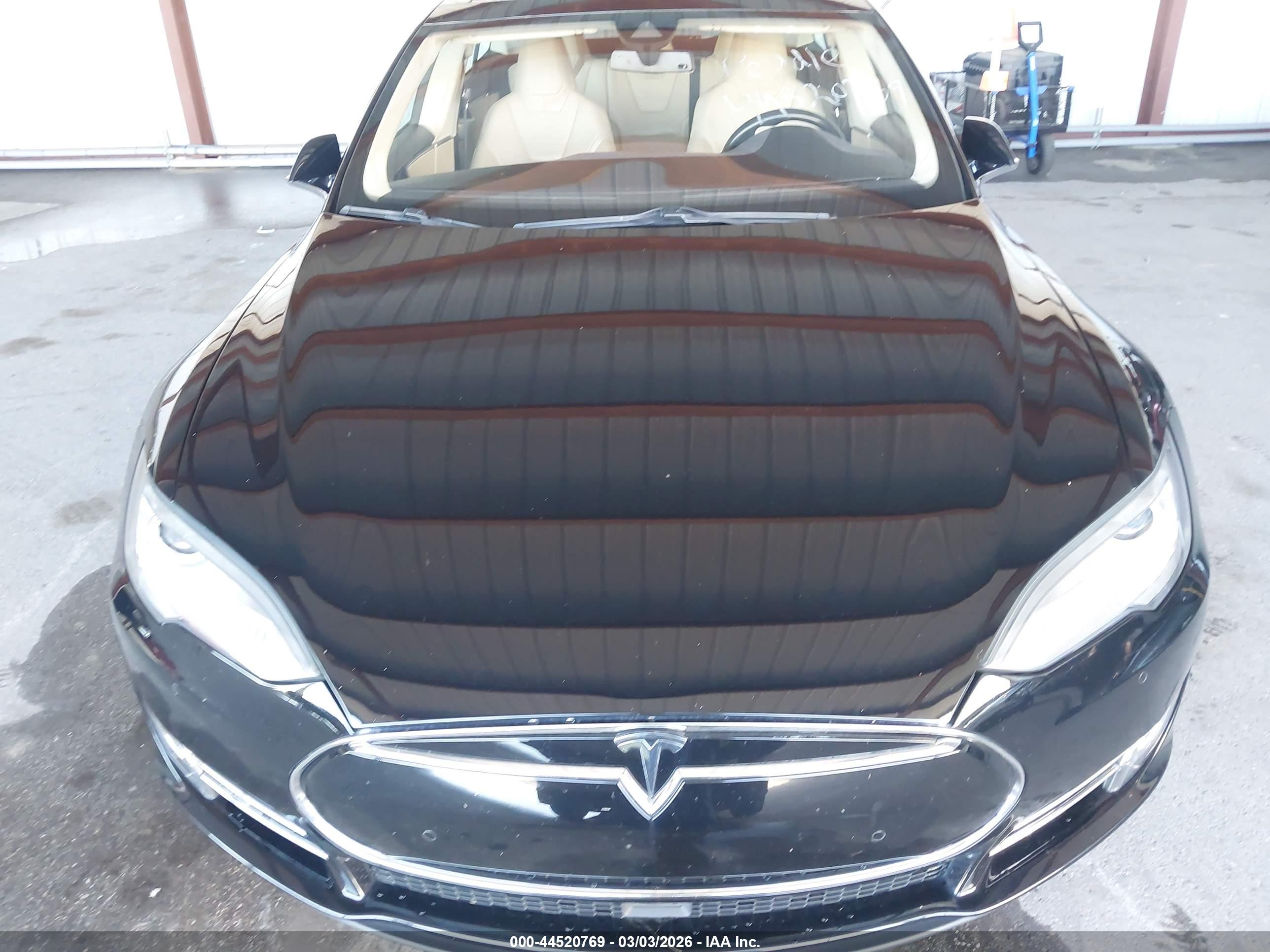 TESLA MODEL image 10