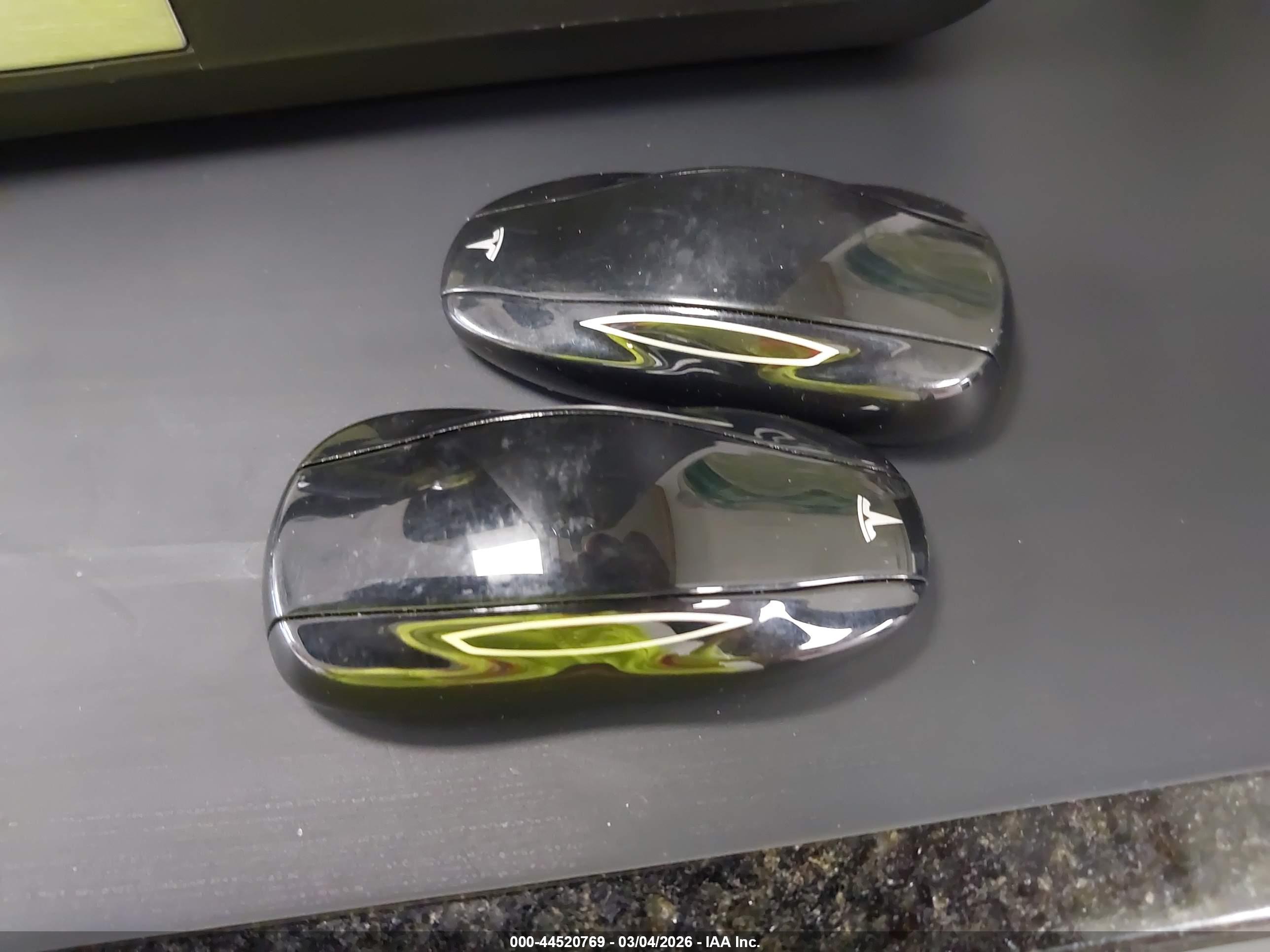 TESLA MODEL image 11