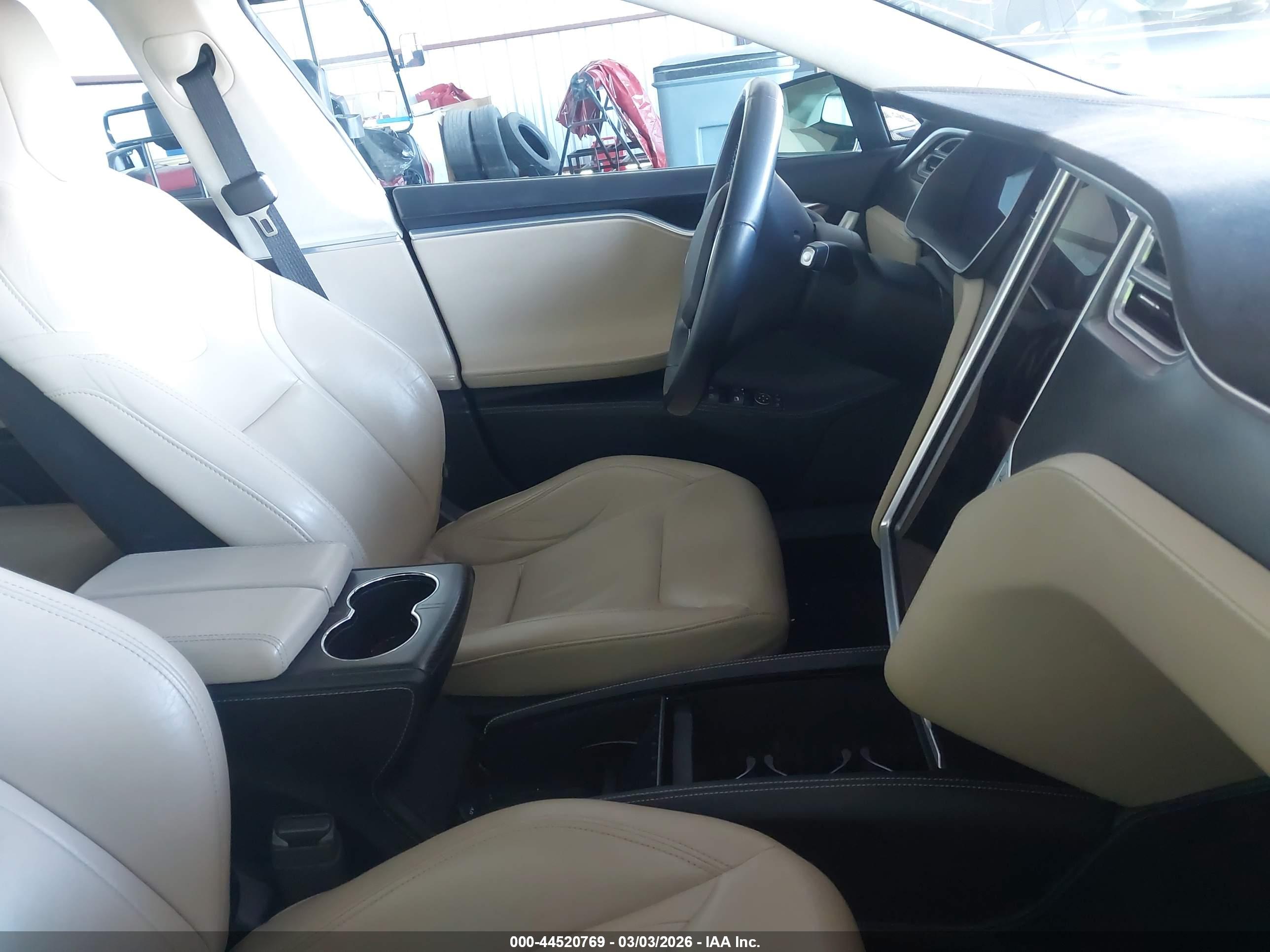 TESLA MODEL image 5