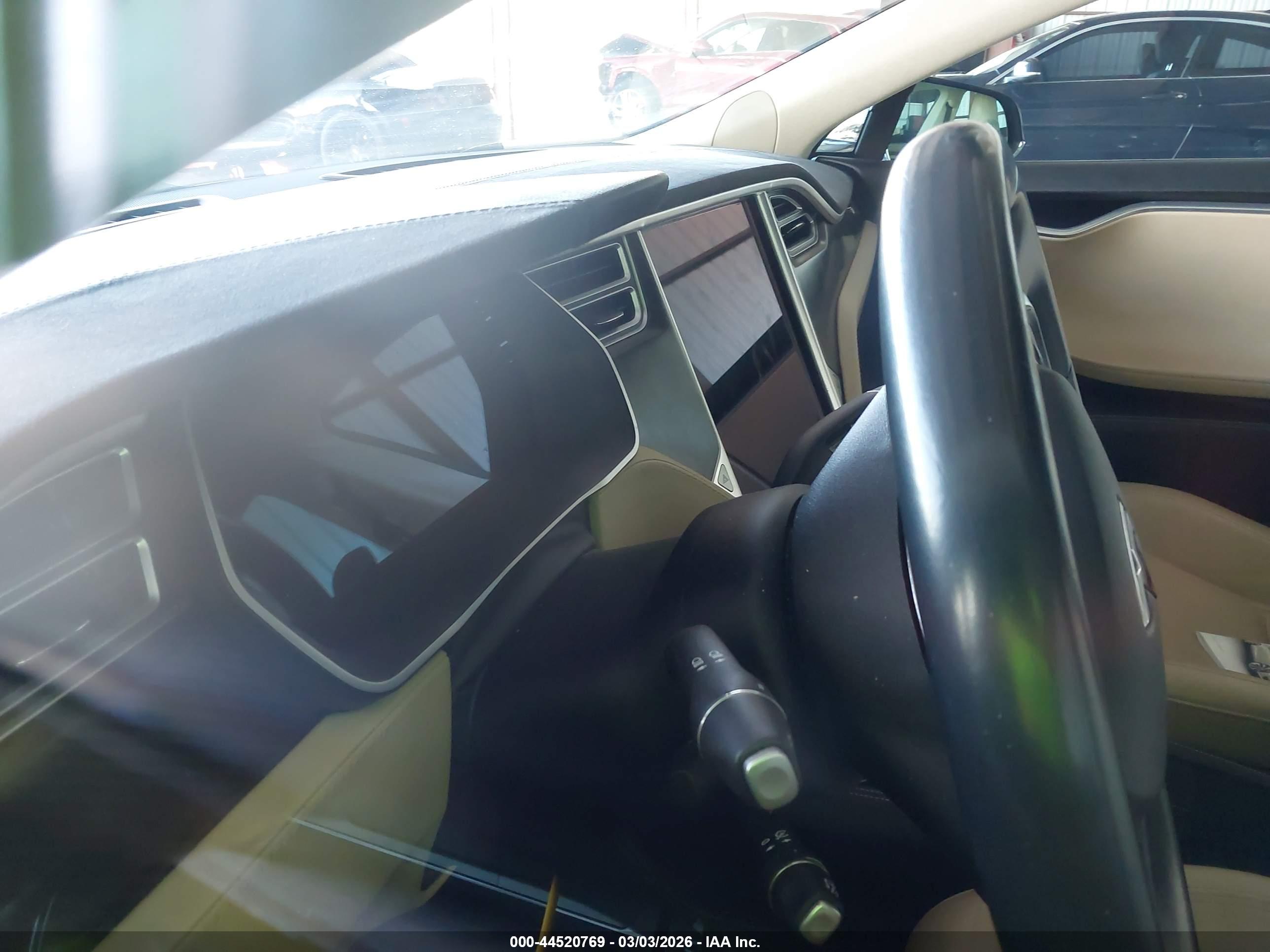 TESLA MODEL image 7