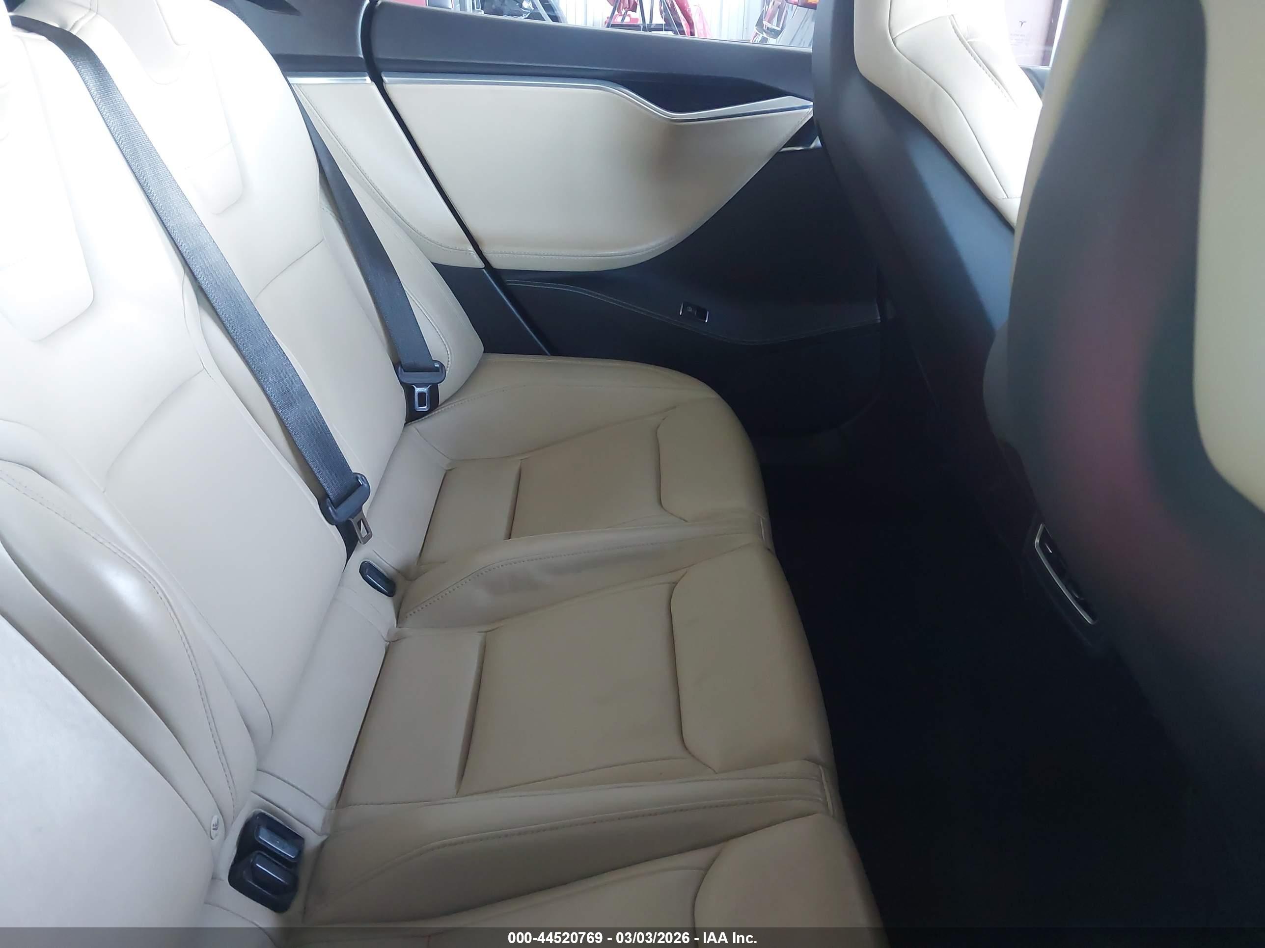 TESLA MODEL image 8