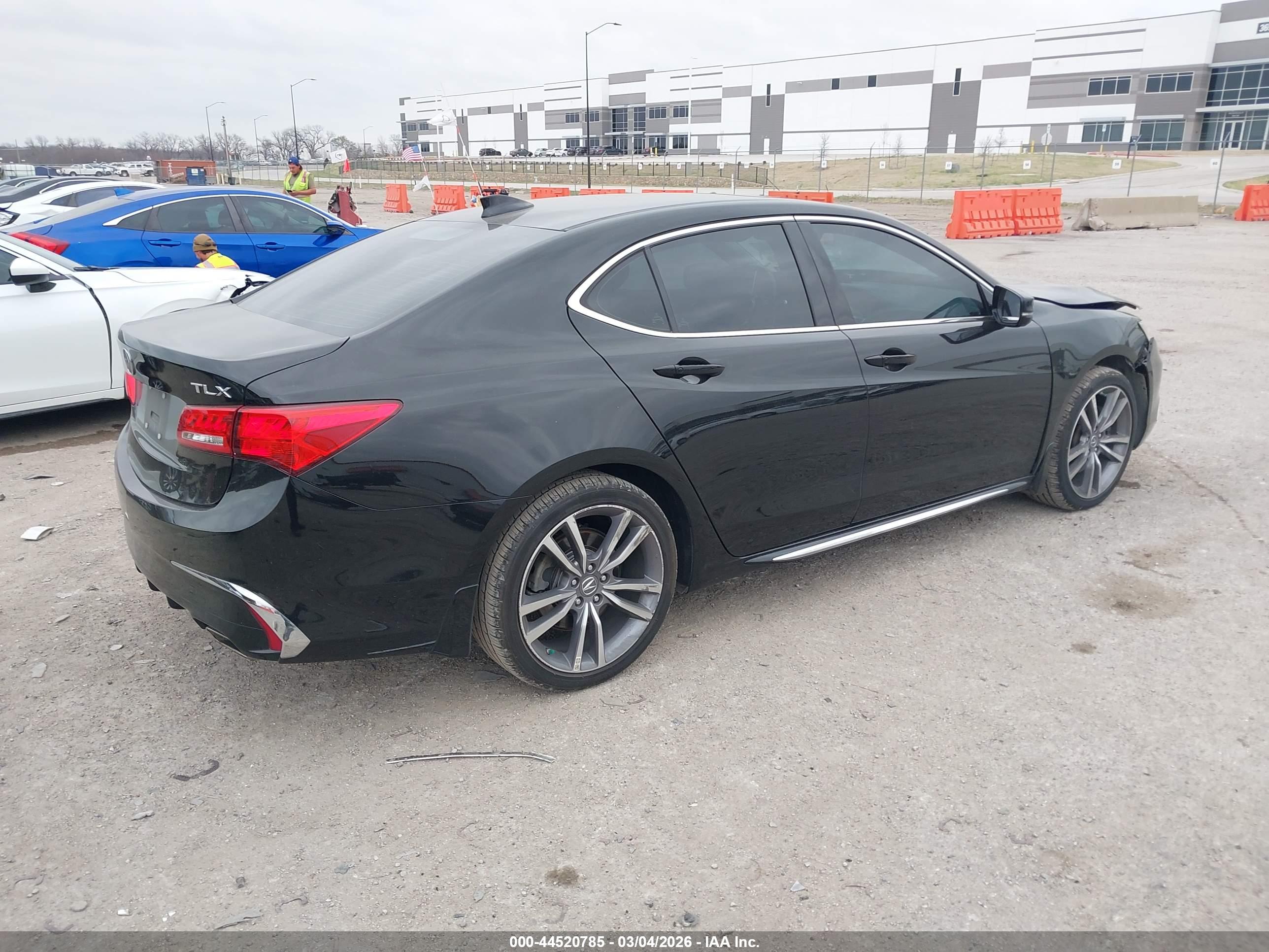 ACURA TLX image 4
