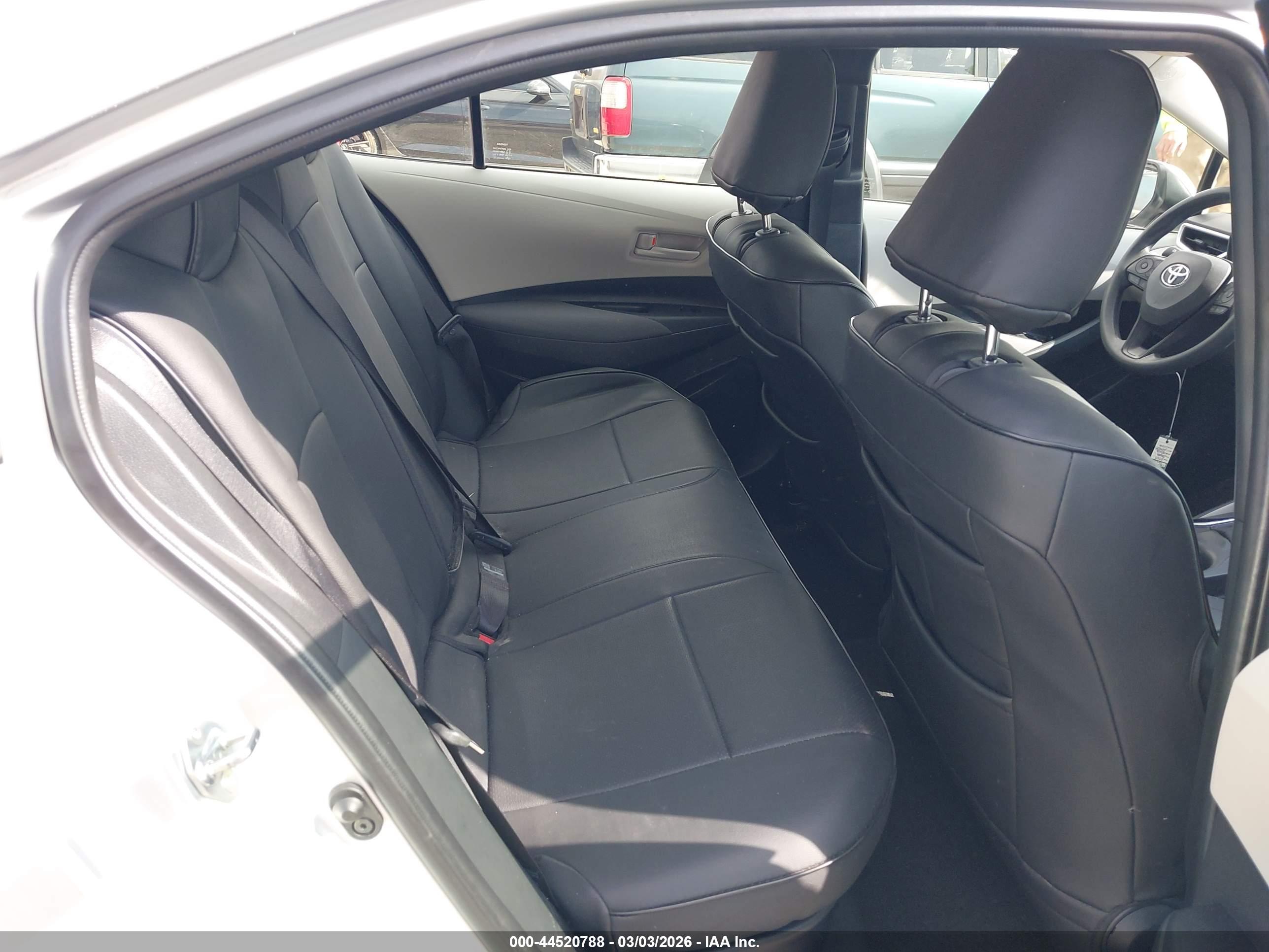 TOYOTA COROLLA image 8