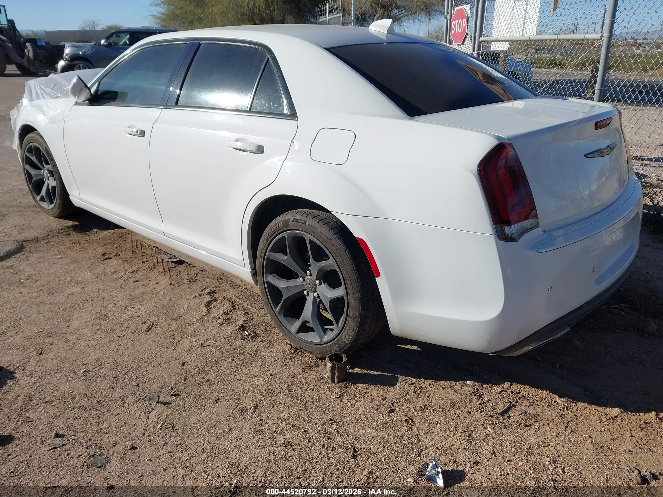 CHRYSLER 300 image 3