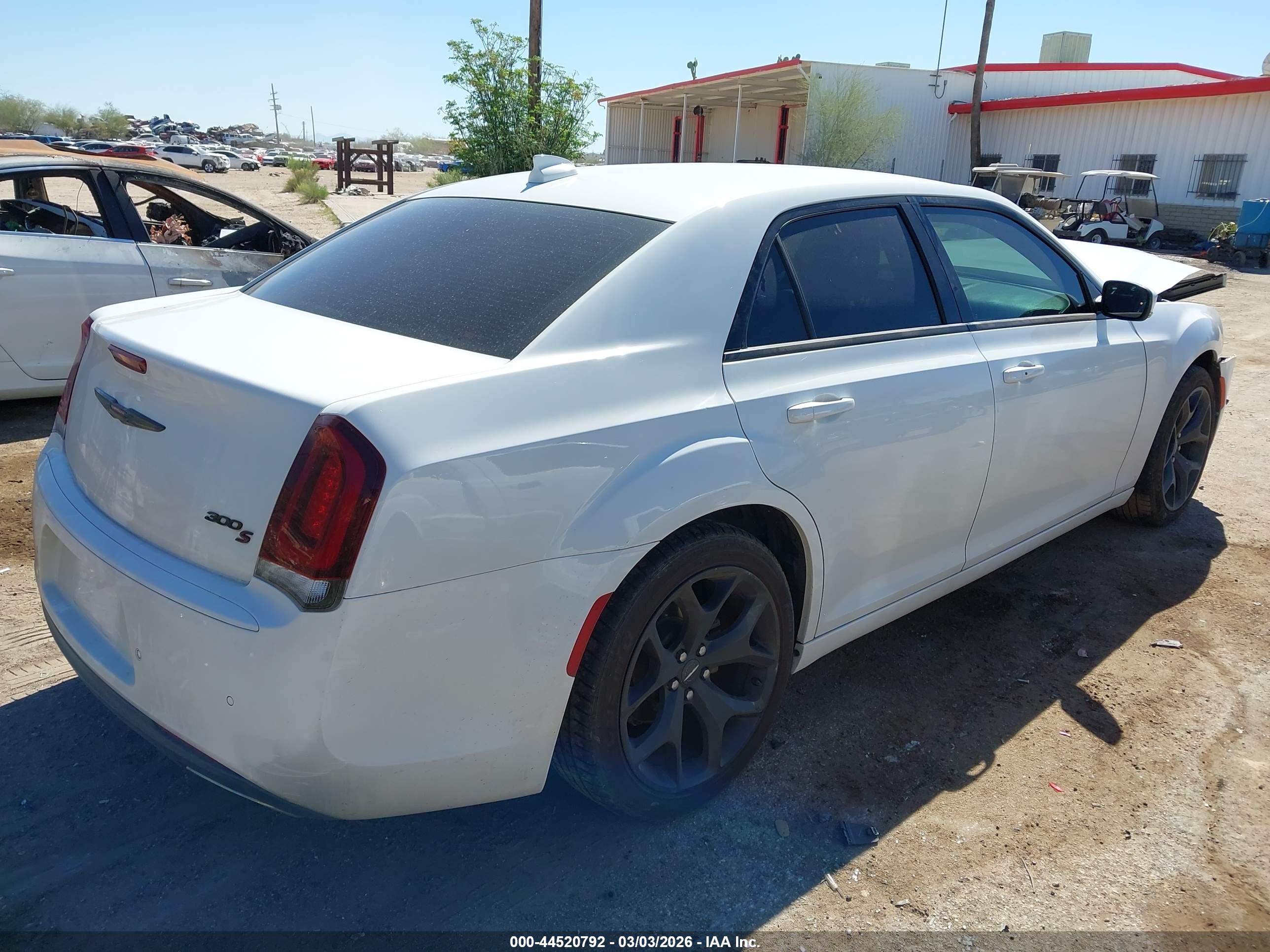 CHRYSLER 300 image 4