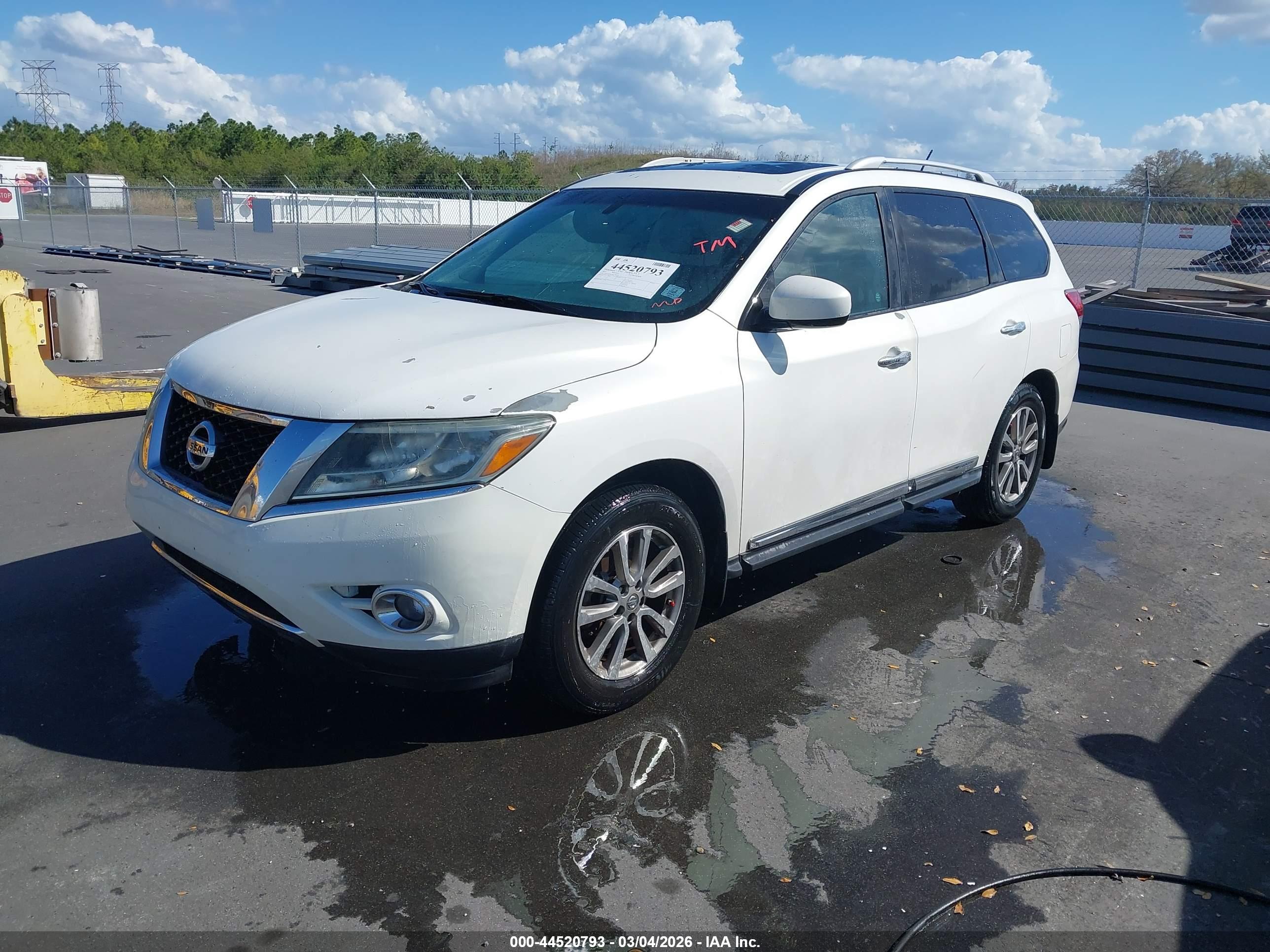 NISSAN PATHFINDER image 2