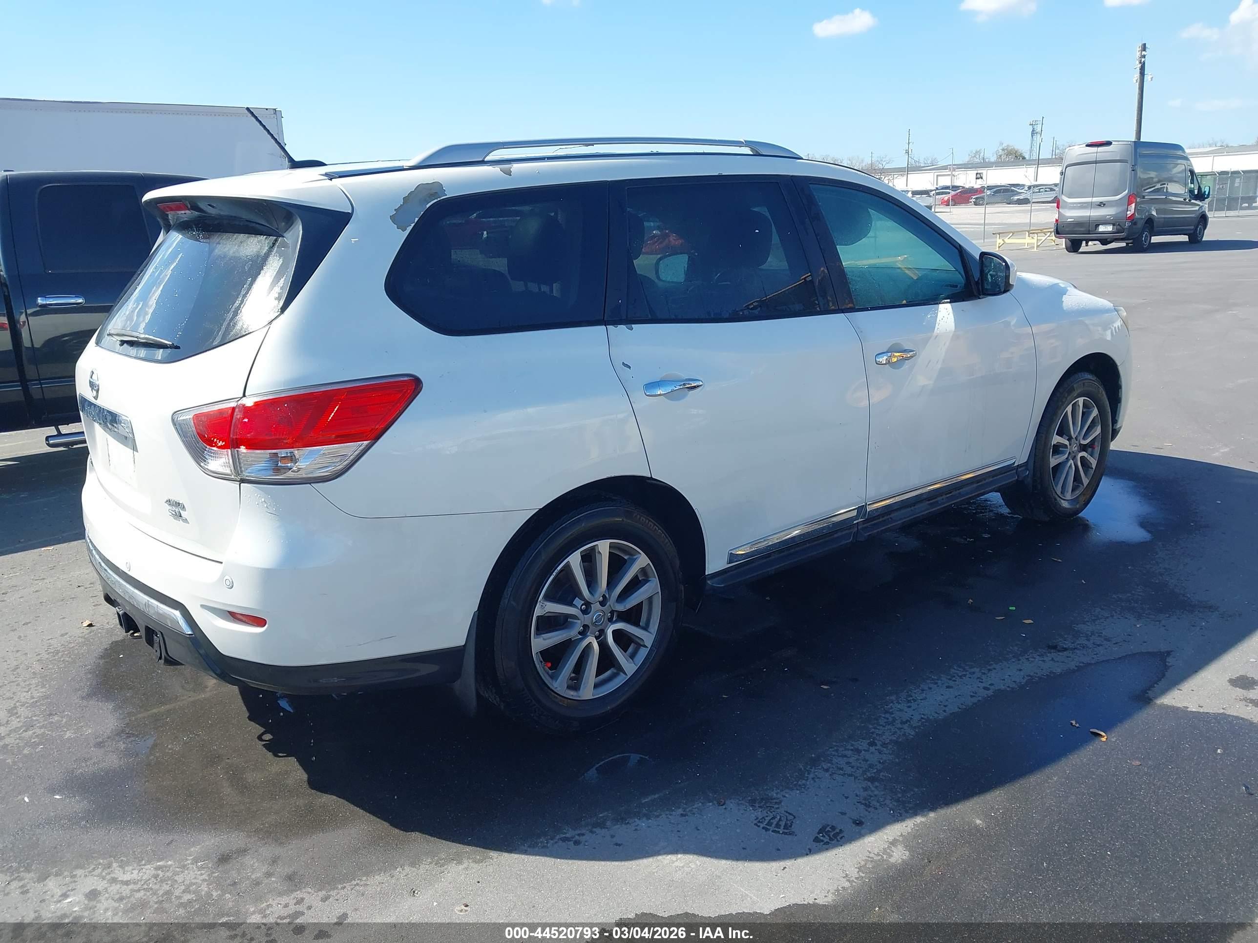 NISSAN PATHFINDER image 4
