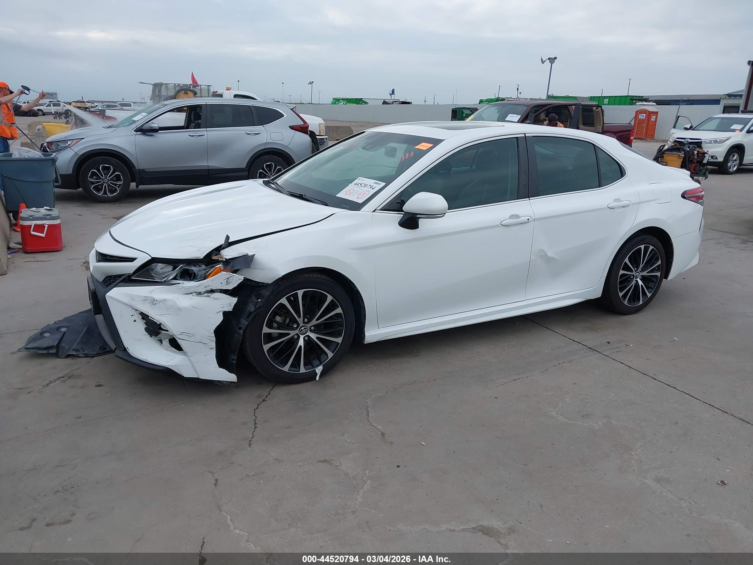TOYOTA CAMRY image 6