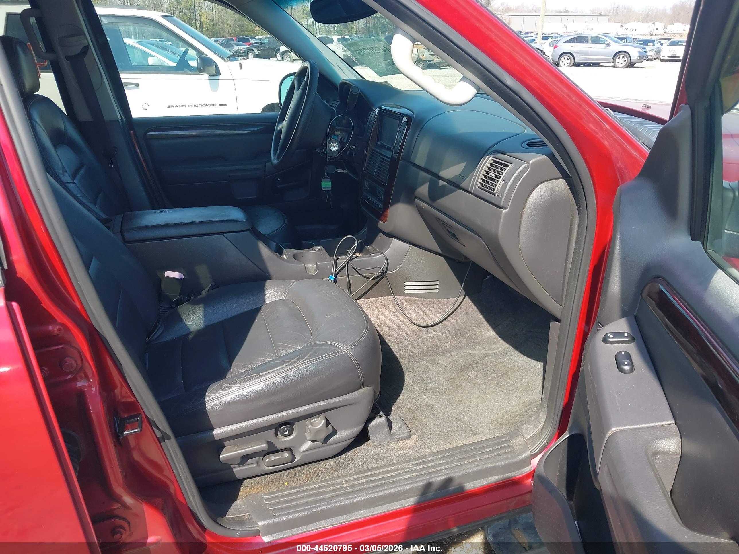 FORD EXPLORER image 5