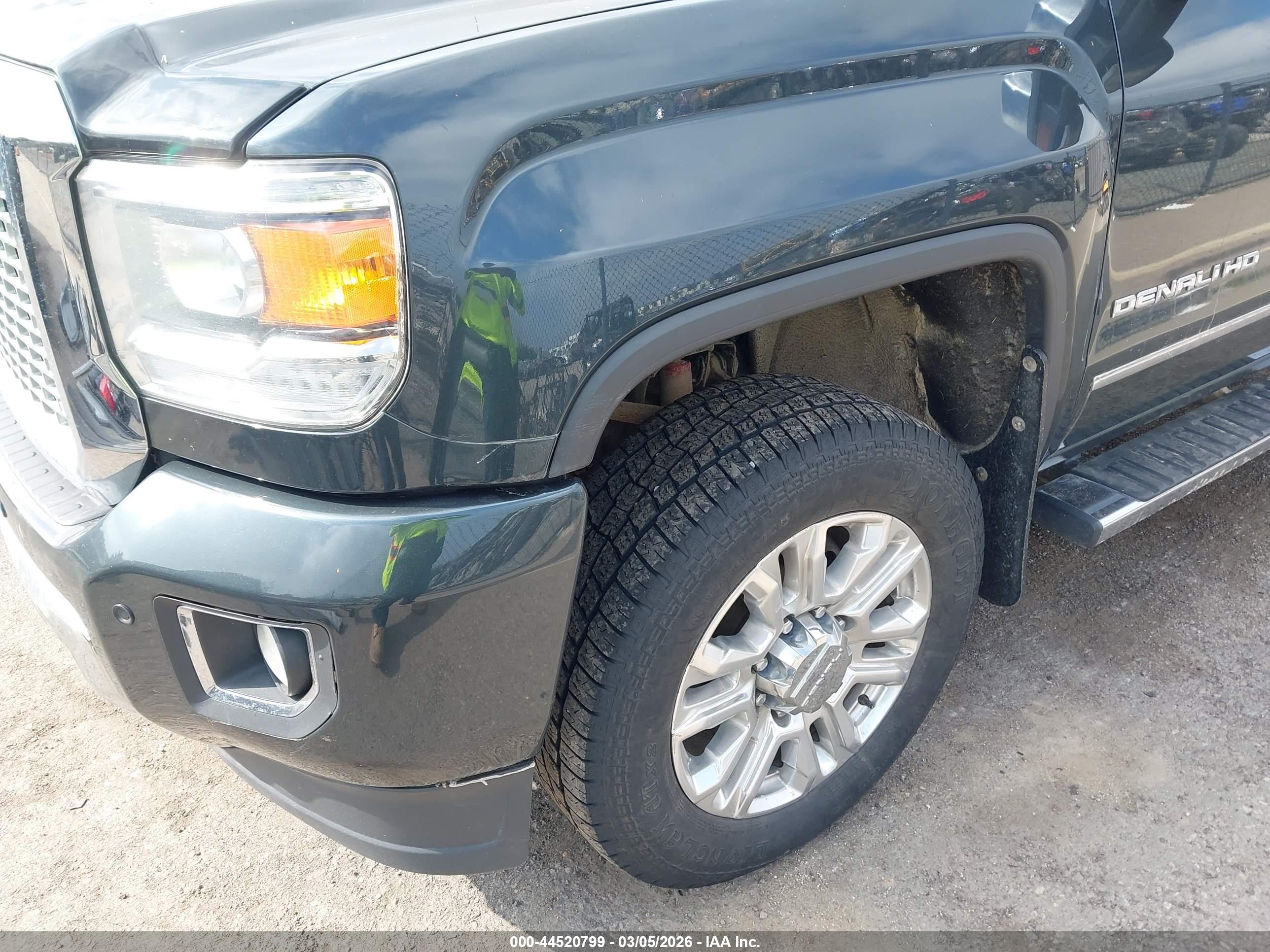 GMC SIERRA image 6