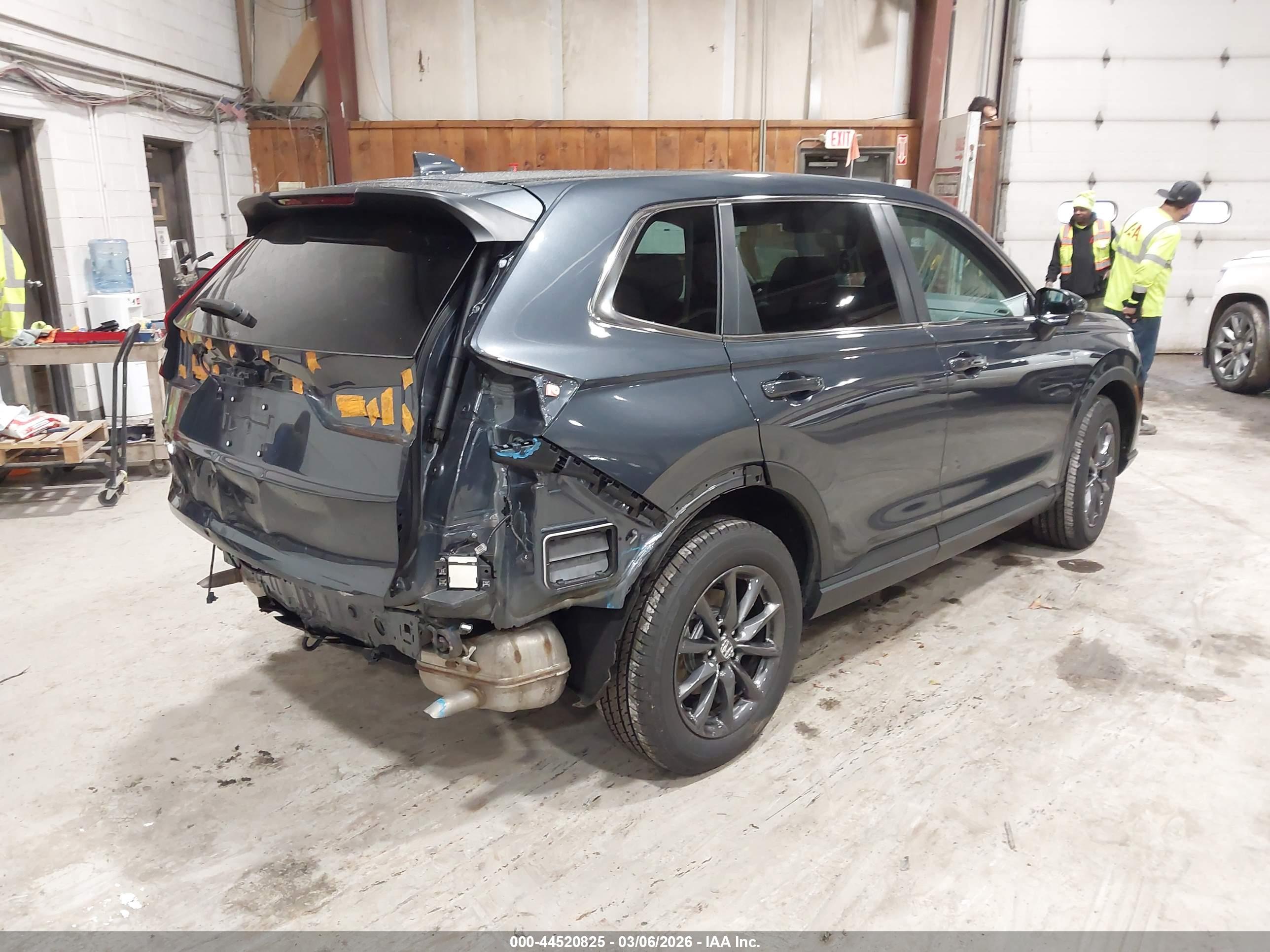 HONDA CR-V image 4