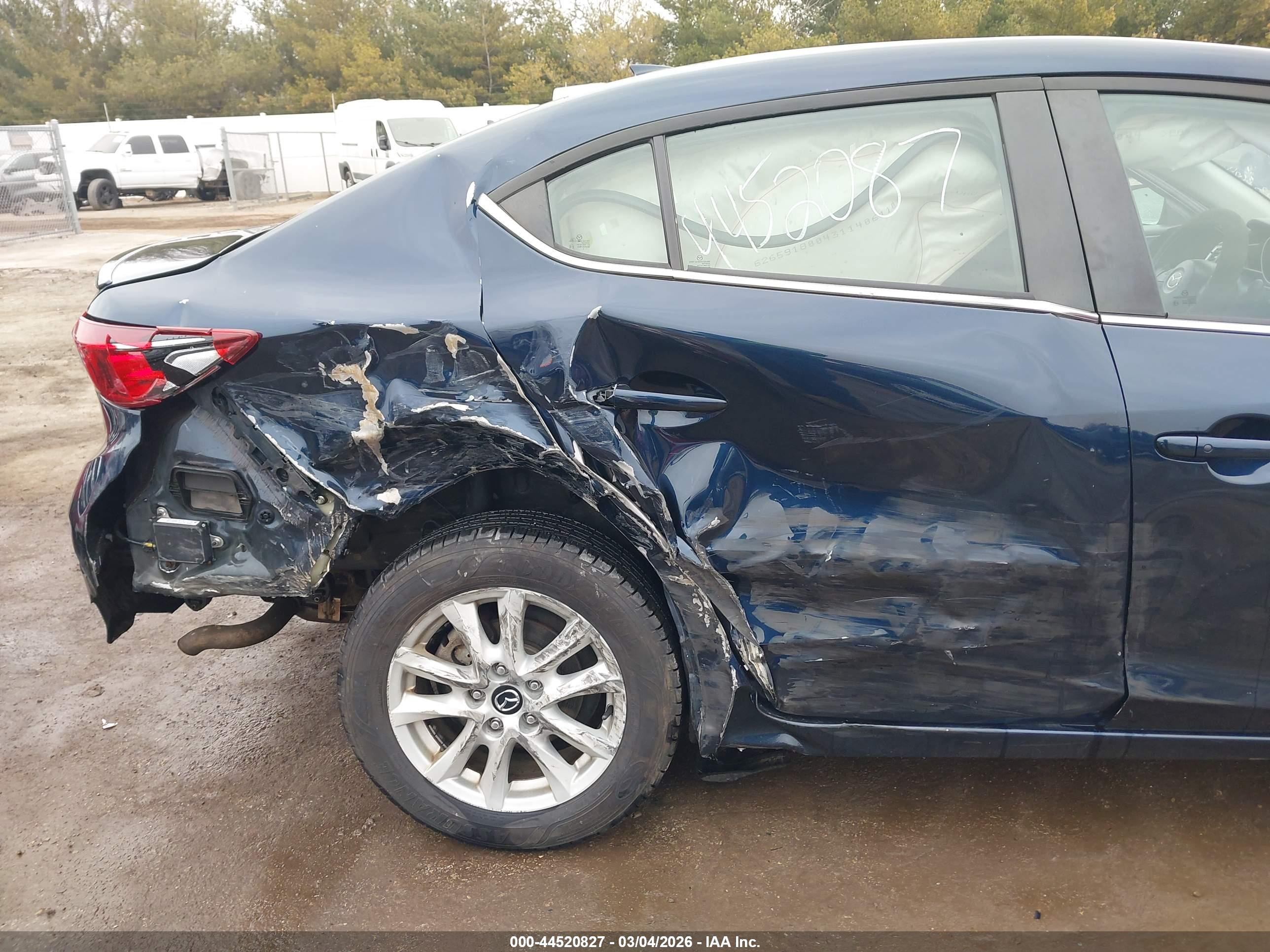 MAZDA MAZDA3 image 6