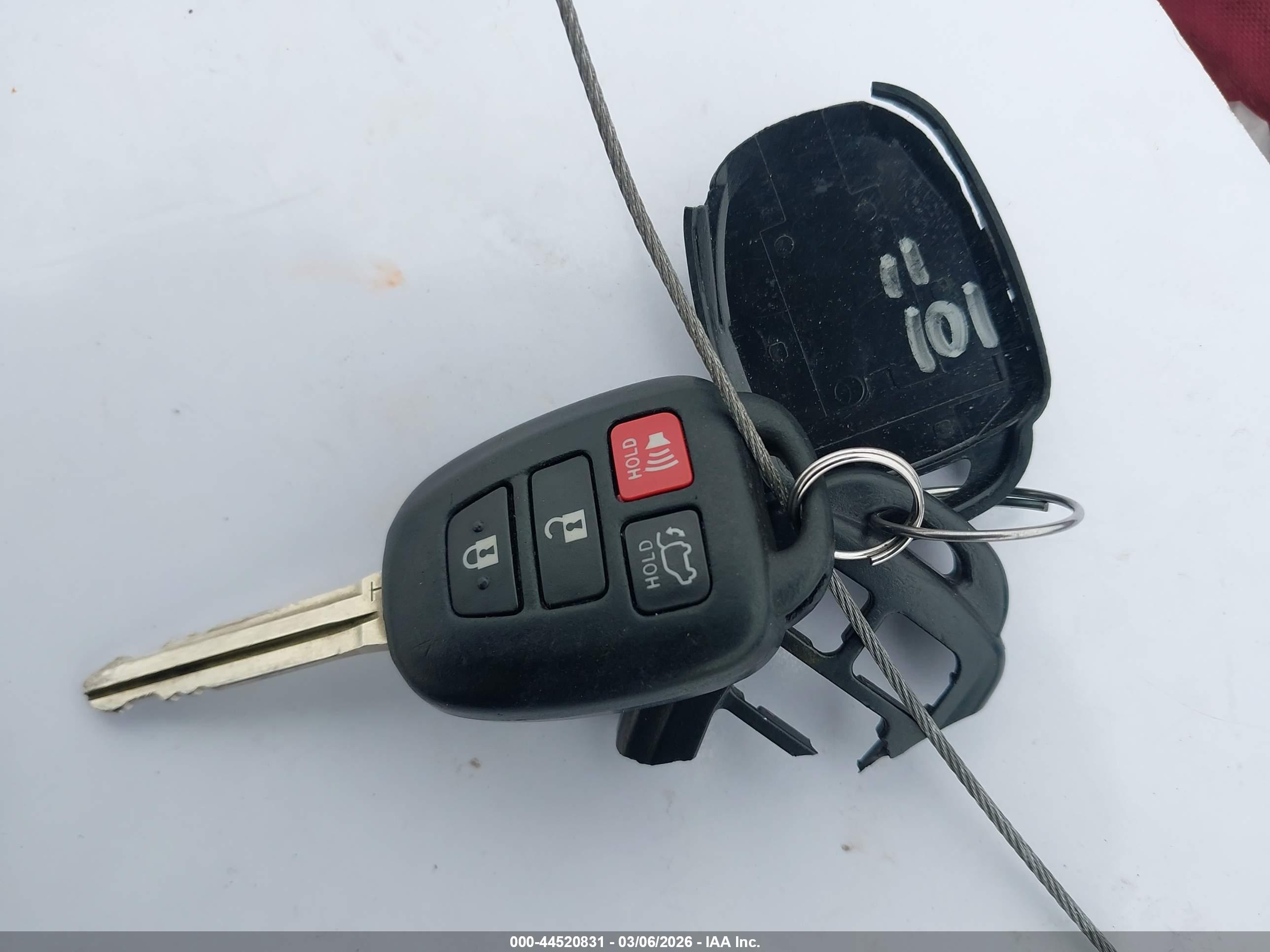 TOYOTA COROLLA image 11