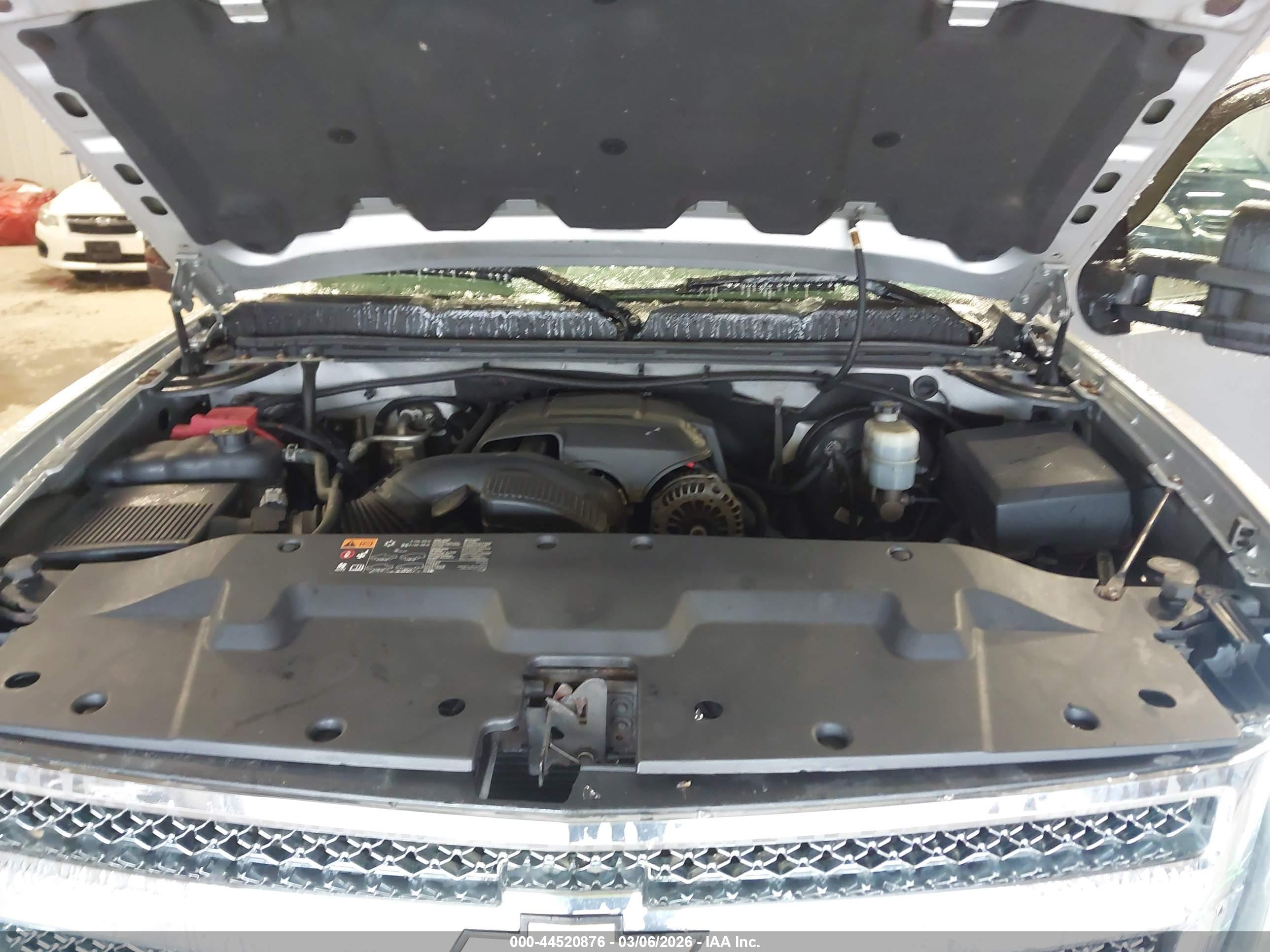 CHEVROLET SILVERADO image 10