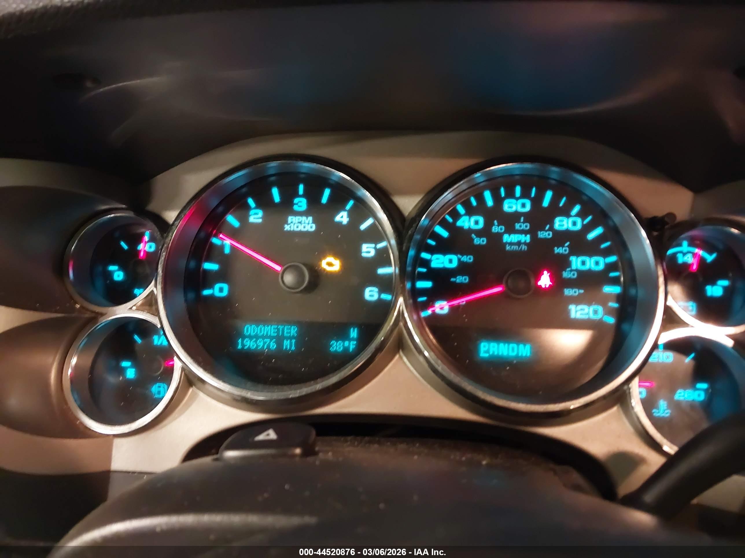 CHEVROLET SILVERADO image 7