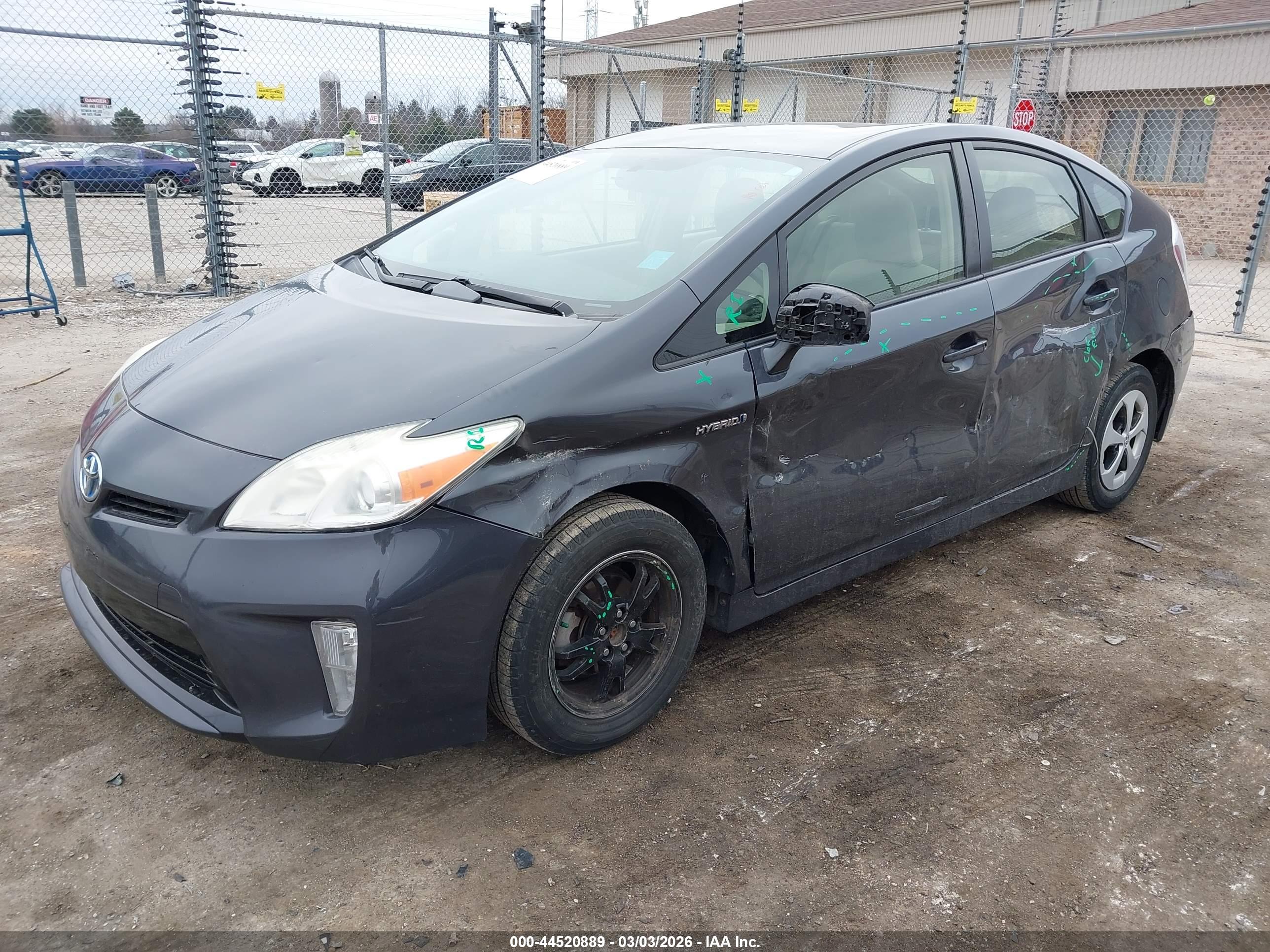 TOYOTA PRIUS image 2