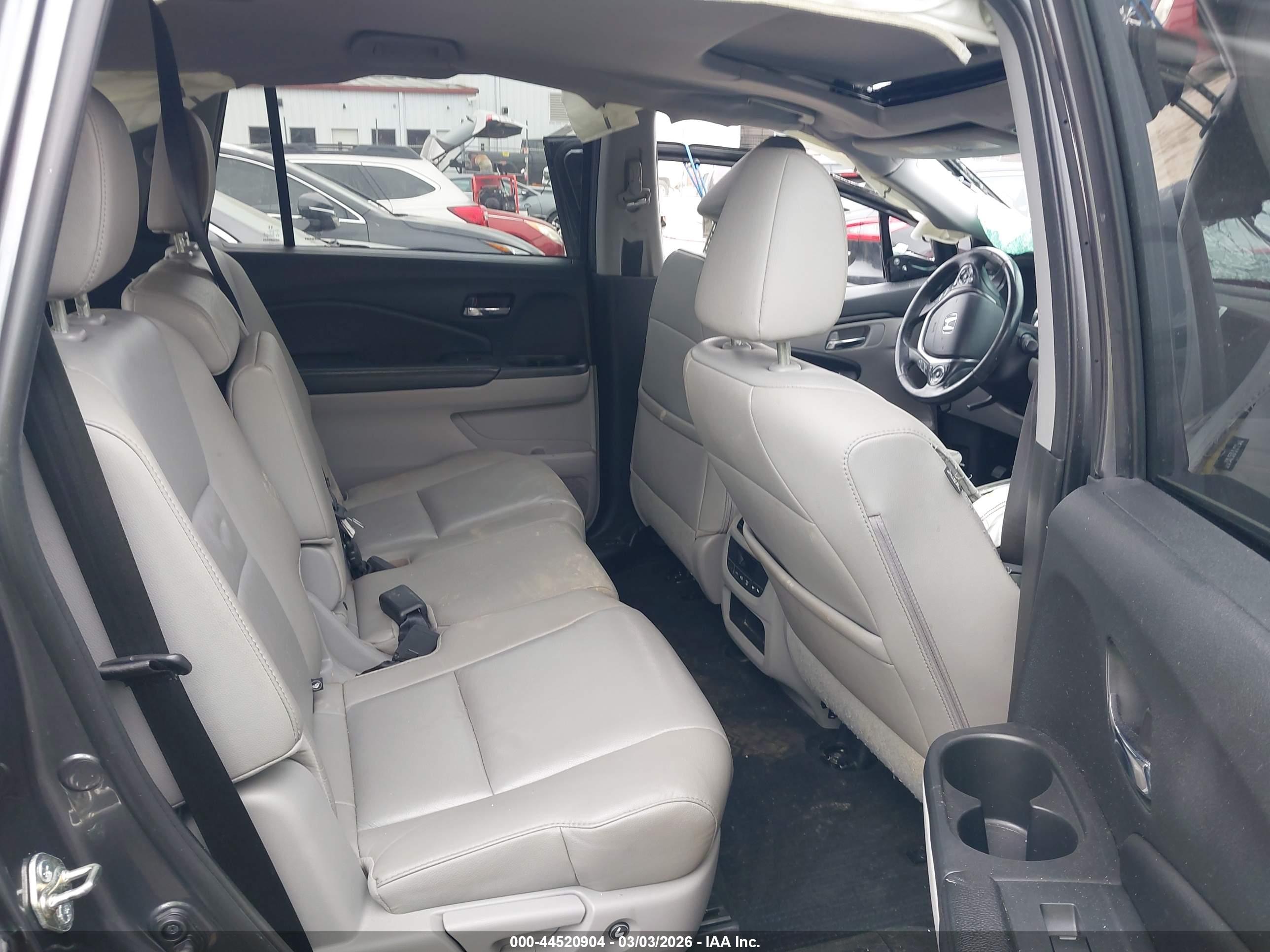 HONDA PILOT image 8