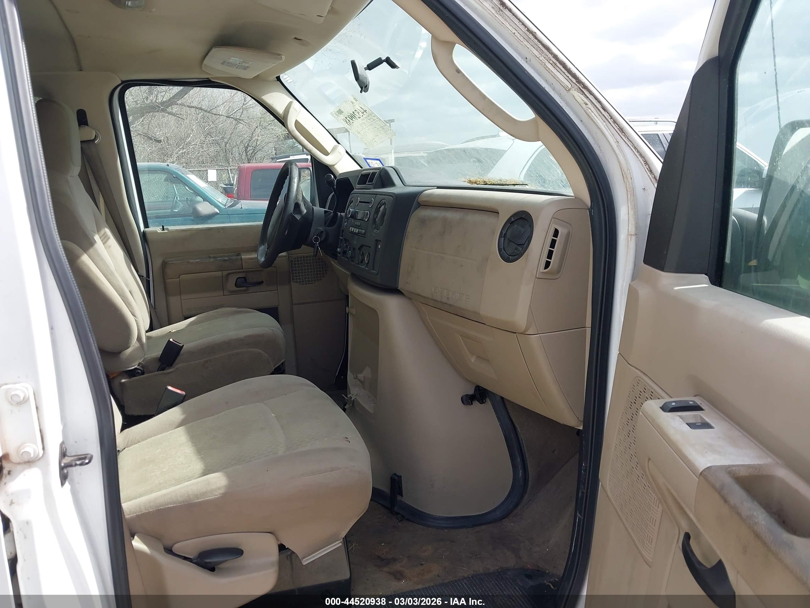 FORD E-350 image 5