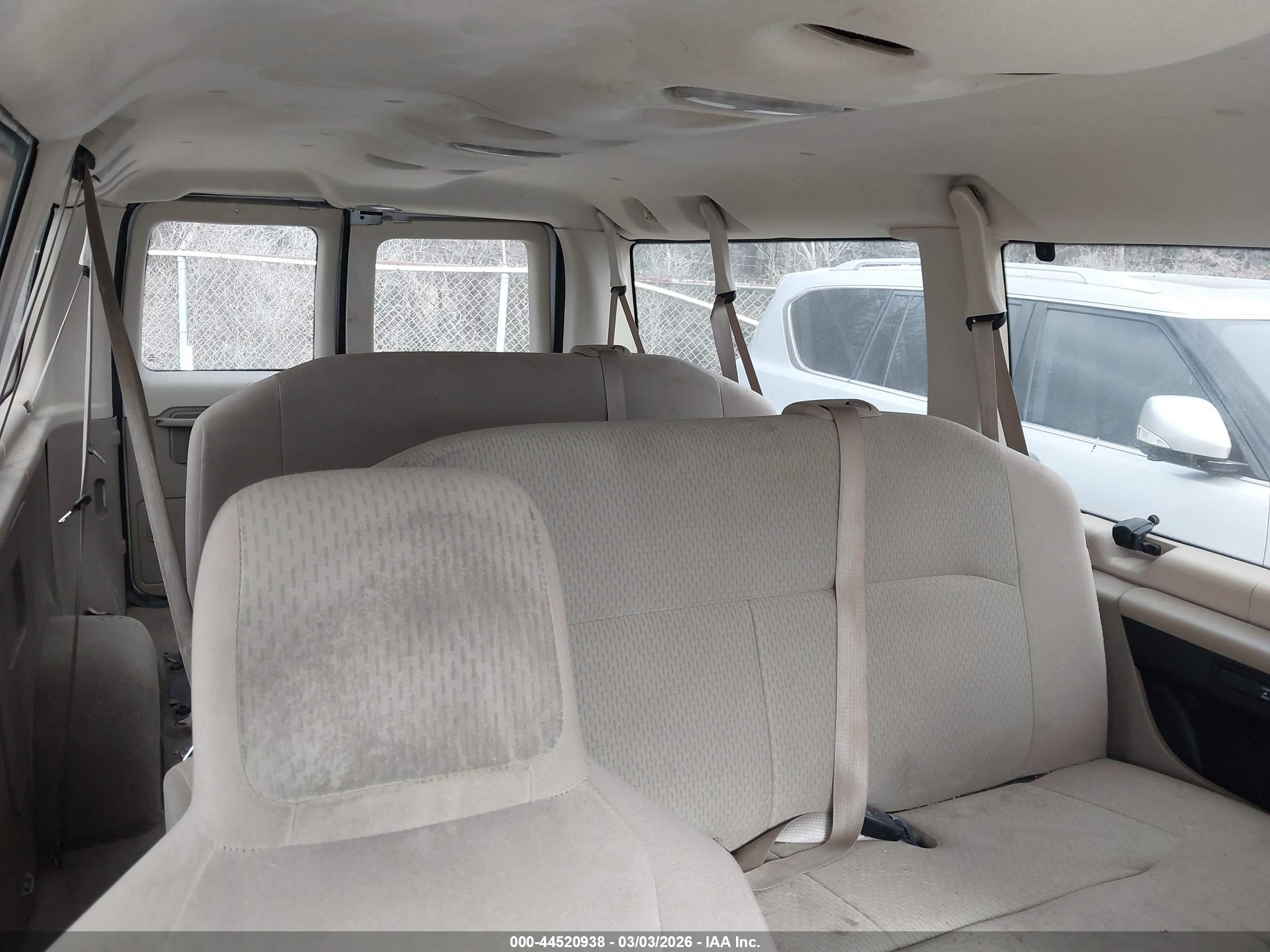 FORD E-350 image 8