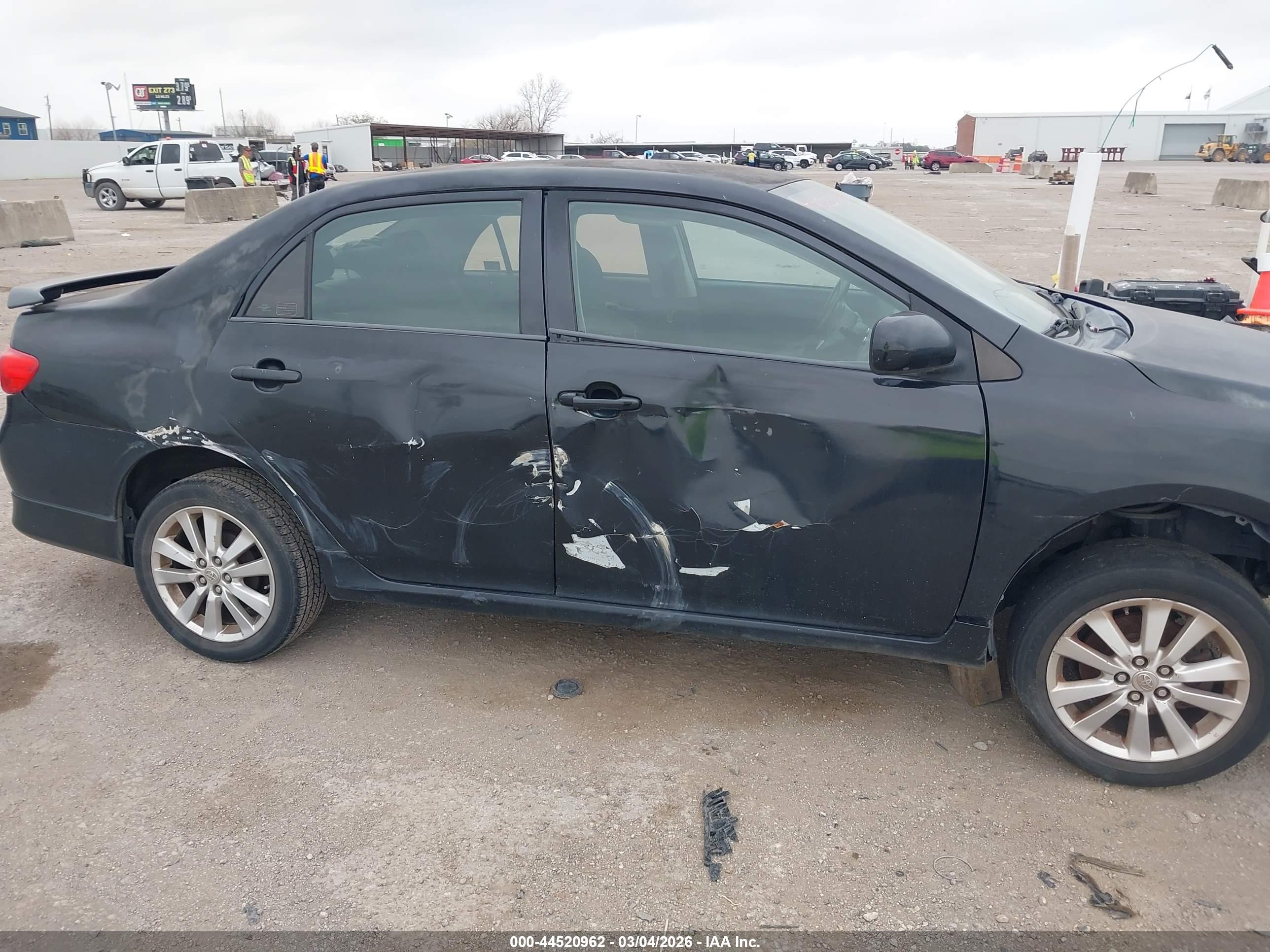 TOYOTA COROLLA image 6