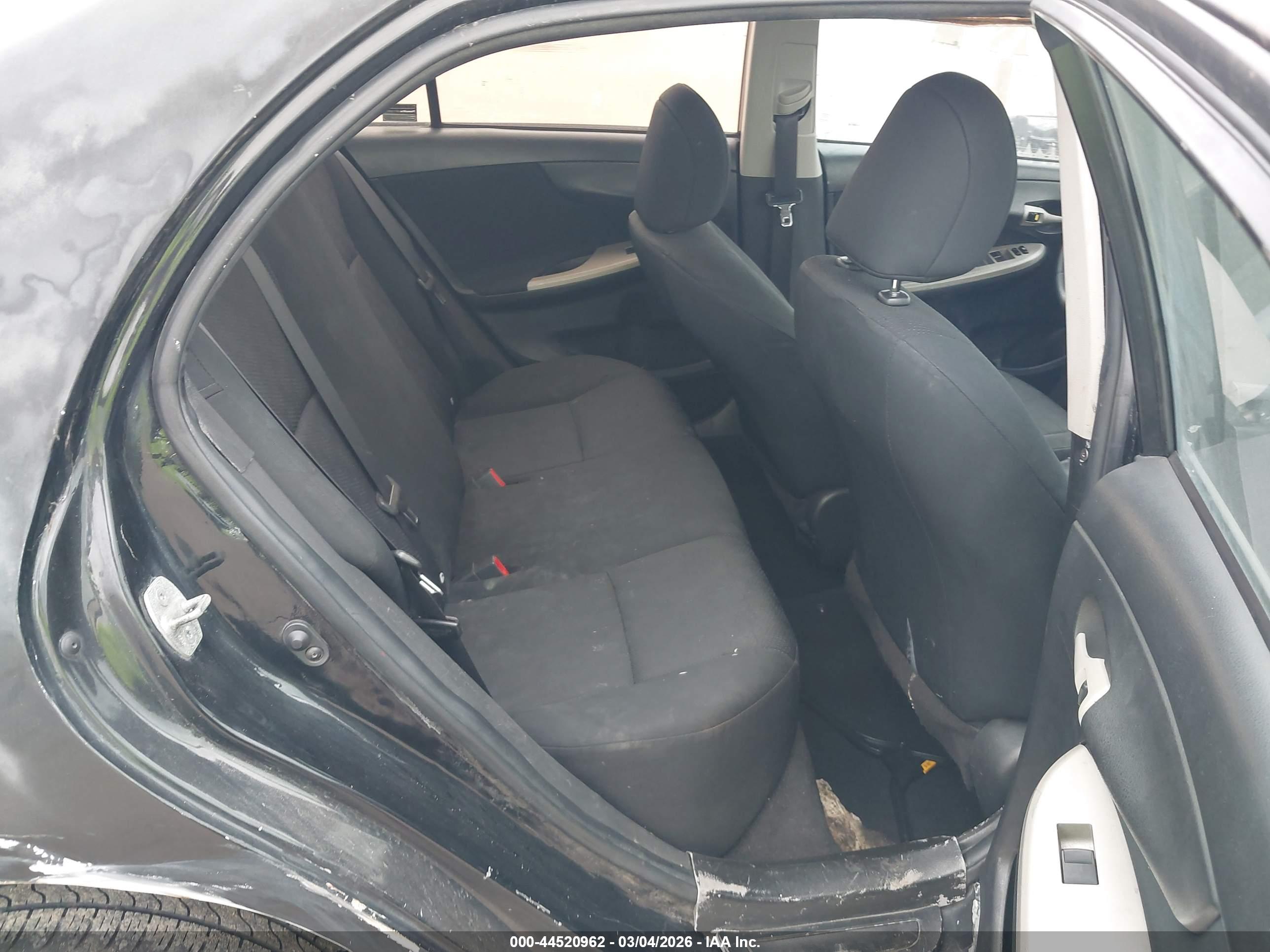 TOYOTA COROLLA image 8